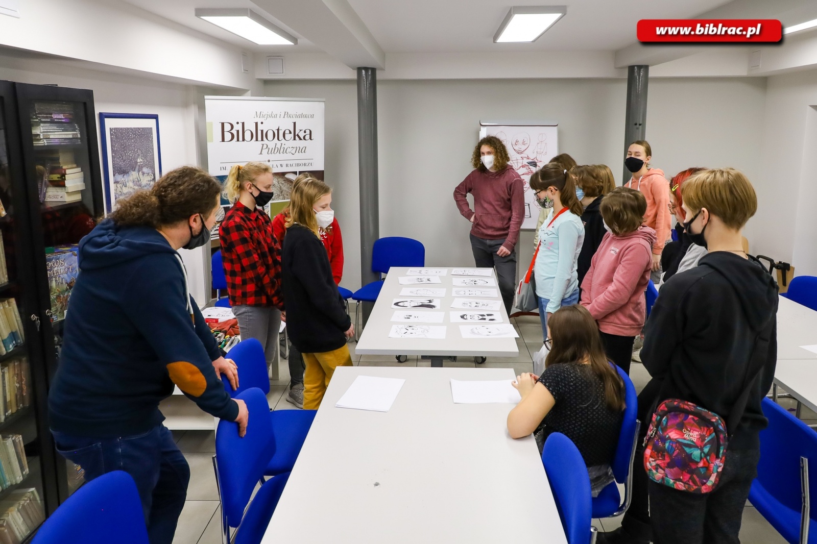 Zdjęcie w galerii na portalu naszraciborz.pl: Disney i manga w bibliotece. Warsztaty z Szymonem Telukiem [FOTO] wiadomości z regionu