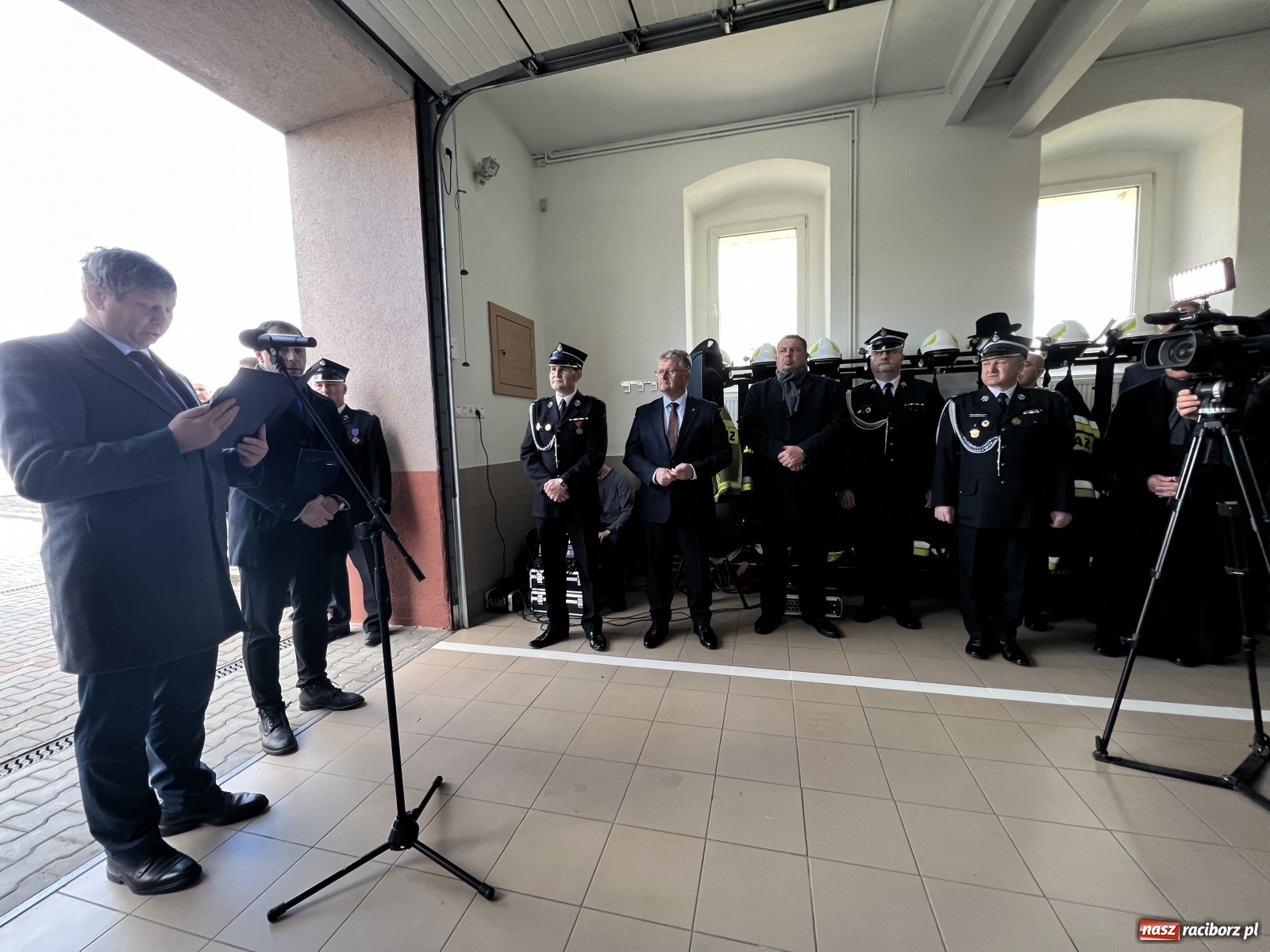 Zdjęcie w galerii na portalu naszraciborz.pl: Oficjalne przekazanie nowego wozu strażackiego dla OSP Bieńkowice wiadomości z regionu