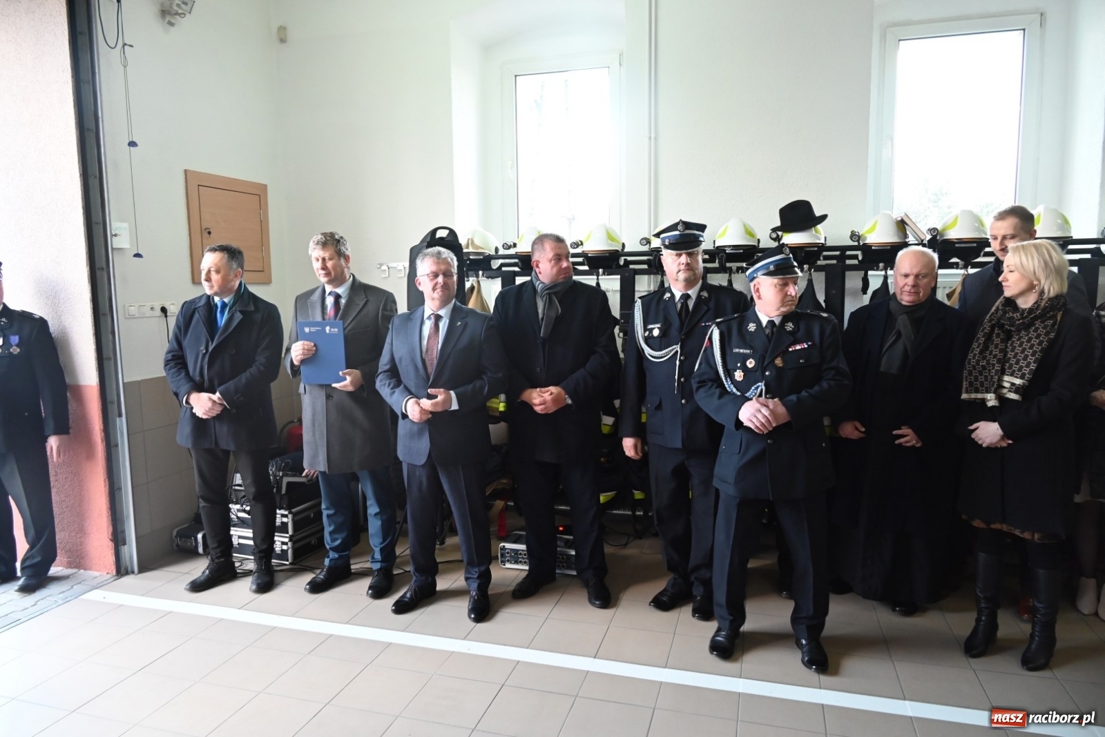 Zdjęcie w galerii na portalu naszraciborz.pl: Oficjalne przekazanie nowego wozu strażackiego dla OSP Bieńkowice wiadomości z regionu