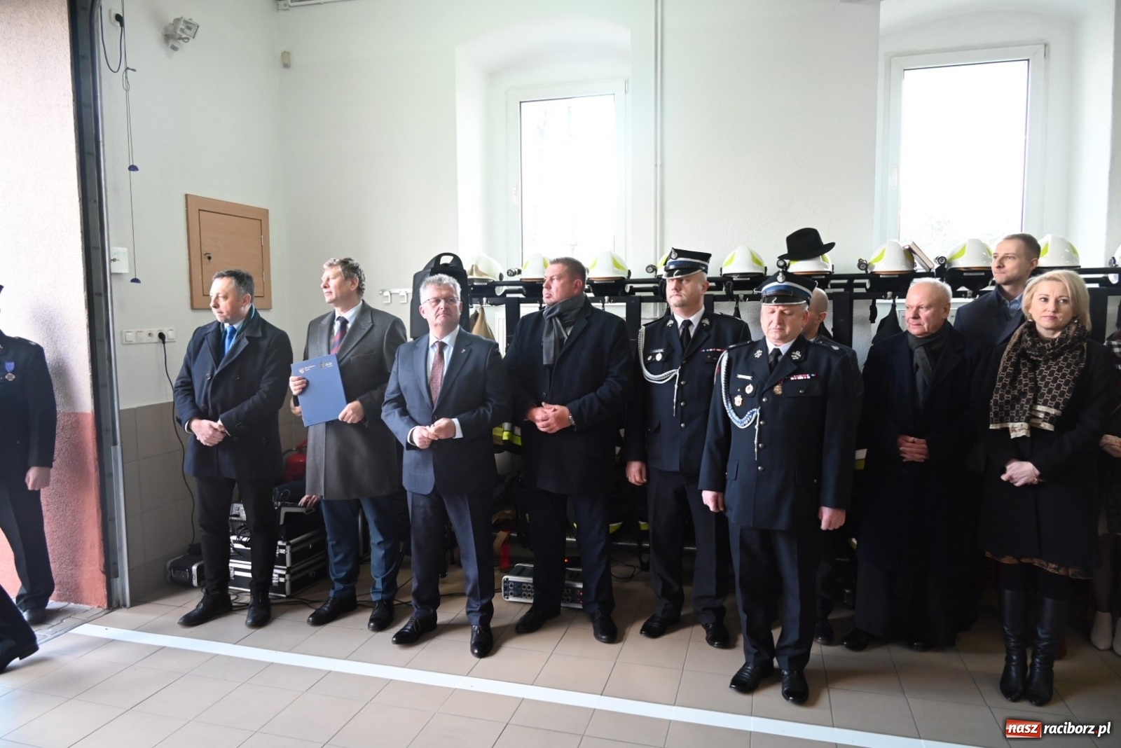 Zdjęcie w galerii na portalu naszraciborz.pl: Oficjalne przekazanie nowego wozu strażackiego dla OSP Bieńkowice wiadomości z regionu