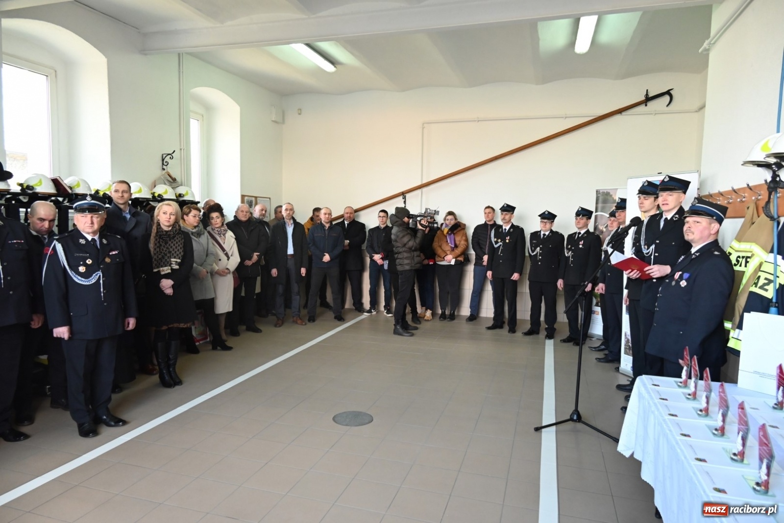 Zdjęcie w galerii na portalu naszraciborz.pl: Oficjalne przekazanie nowego wozu strażackiego dla OSP Bieńkowice wiadomości z regionu