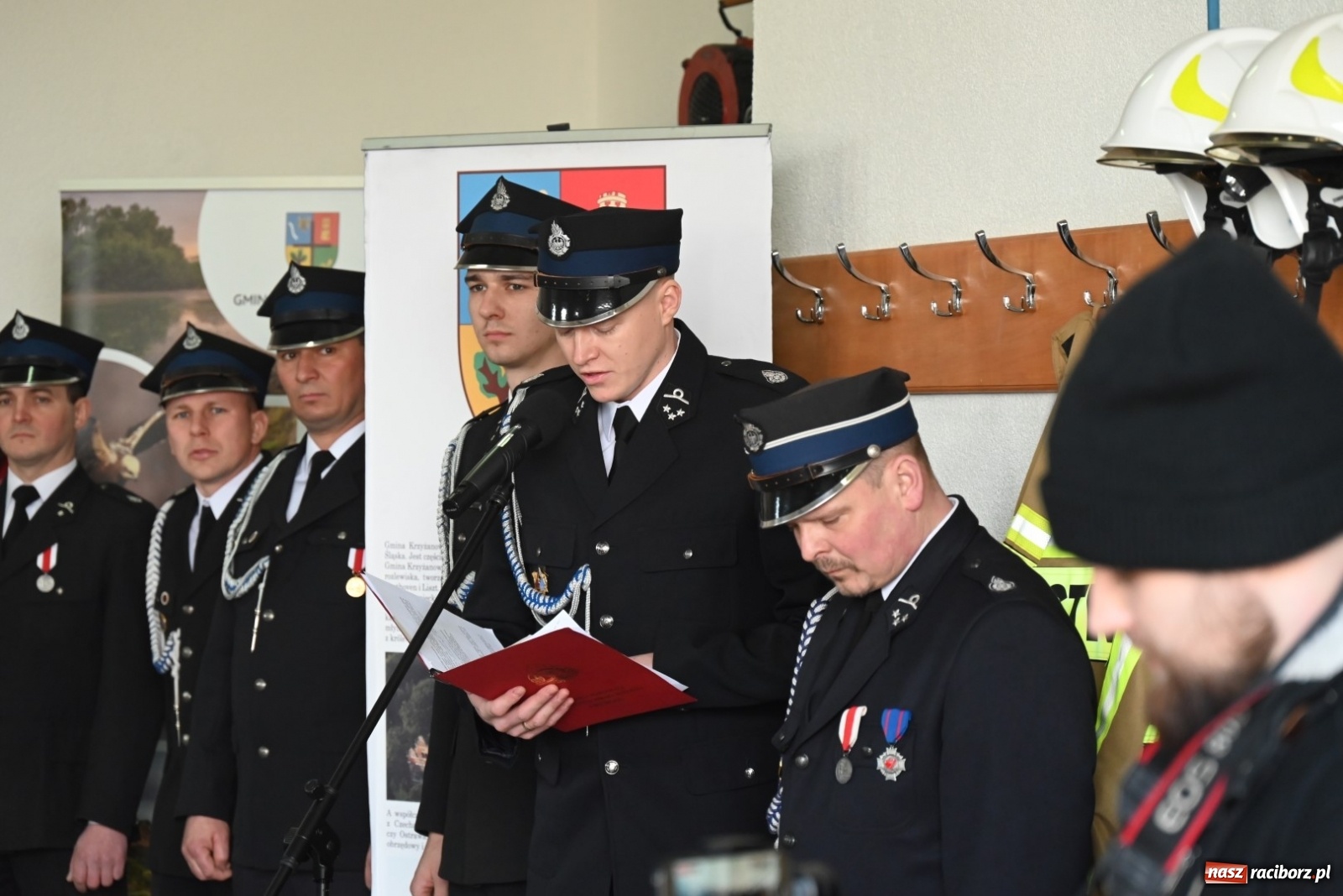 Zdjęcie w galerii na portalu naszraciborz.pl: Oficjalne przekazanie nowego wozu strażackiego dla OSP Bieńkowice wiadomości z regionu