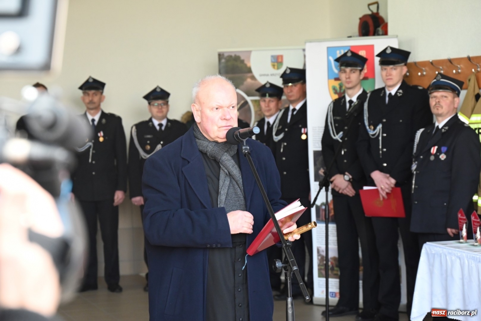 Zdjęcie w galerii na portalu naszraciborz.pl: Oficjalne przekazanie nowego wozu strażackiego dla OSP Bieńkowice wiadomości z regionu