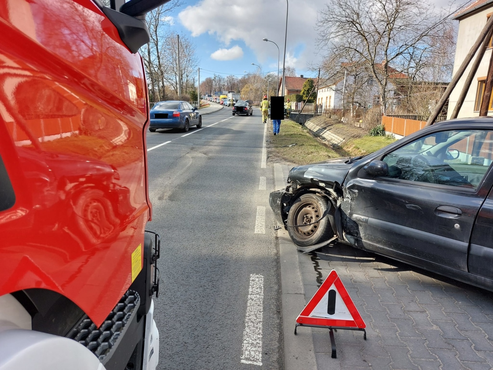 Zdjęcie w galerii na portalu naszraciborz.pl: Renault i opel zderzyły się na Głubczyckiej [FOTO] wiadomości z regionu