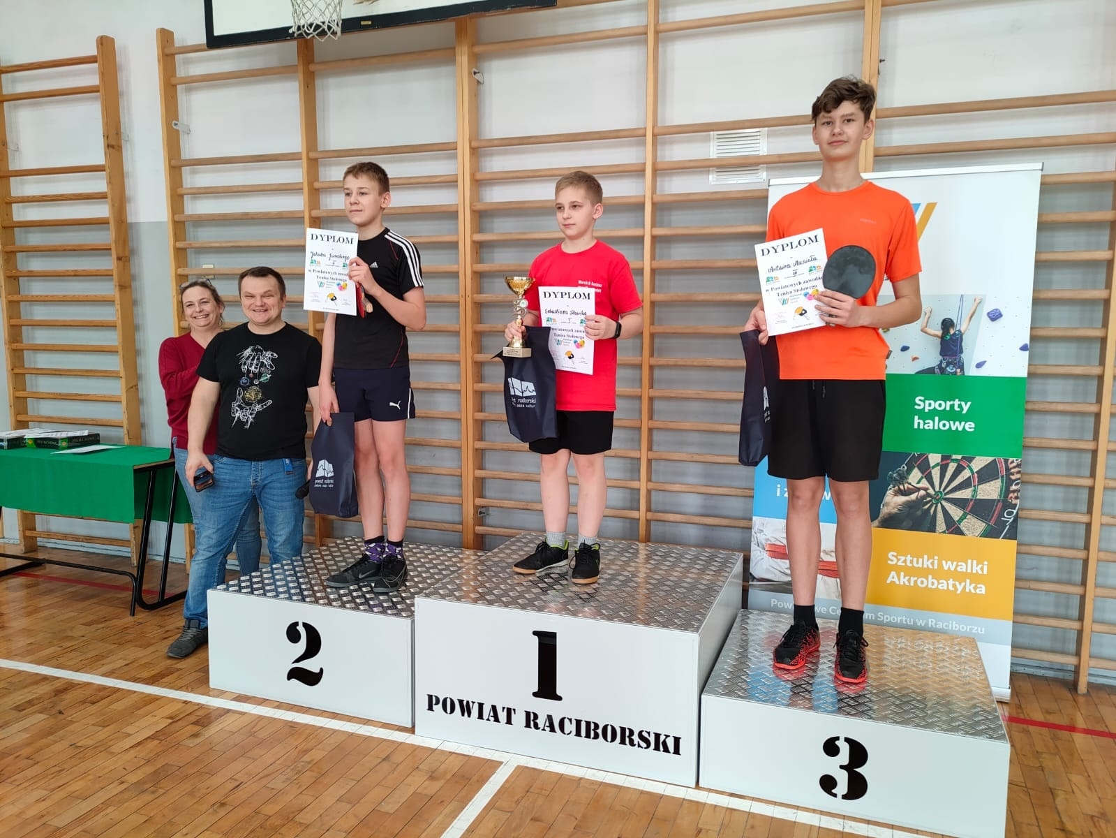 Zdjęcie w galerii na portalu naszraciborz.pl: Znamy triumfatorów turnieju tenisa w PCS wiadomości z regionu