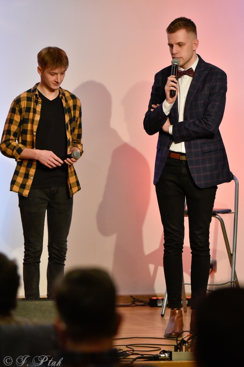 Zdjęcie w galerii na portalu naszraciborz.pl: Miraż w koncercie walentynkowym na zamku wiadomości z regionu