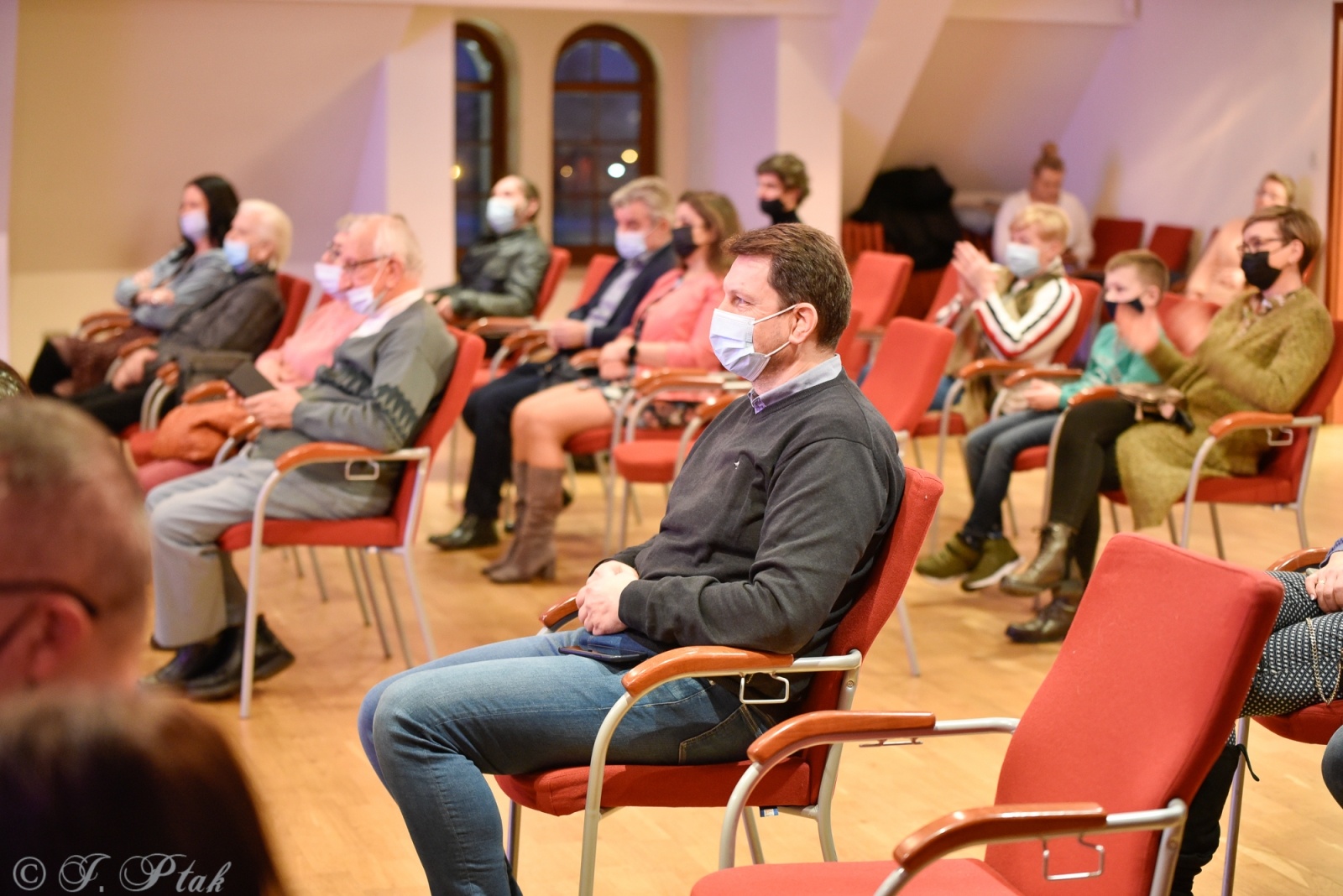 Zdjęcie w galerii na portalu naszraciborz.pl: Miraż w koncercie walentynkowym na zamku wiadomości z regionu