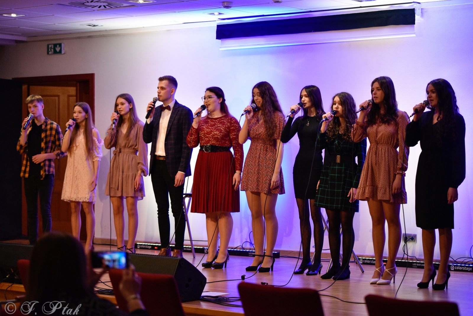 Zdjęcie w galerii na portalu naszraciborz.pl: Miraż w koncercie walentynkowym na zamku wiadomości z regionu