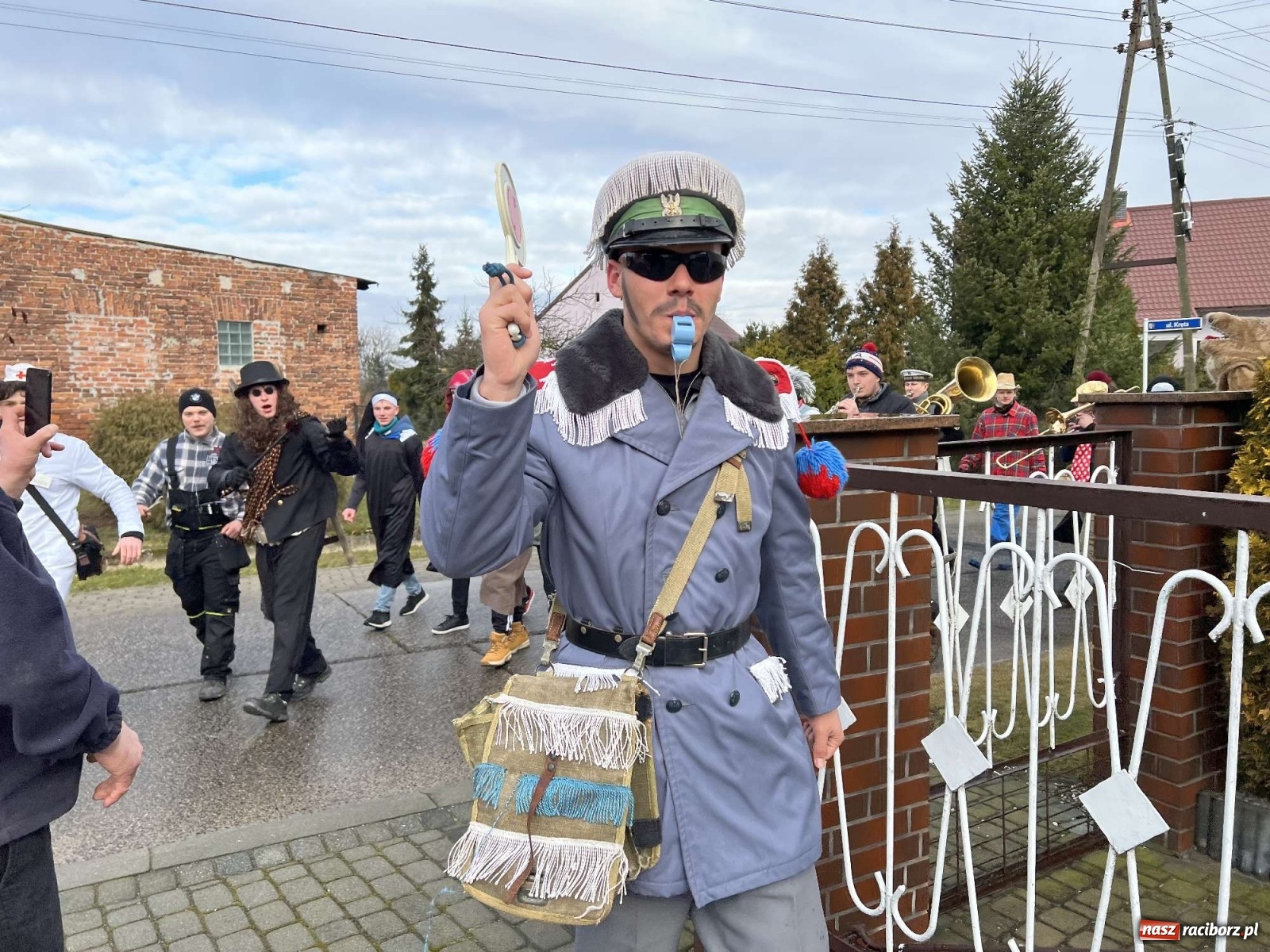 Zdjęcie w galerii na portalu naszraciborz.pl: Wodzenie niedźwiedzia w Sławikowie i Lasakach [FOTO i WIDEO] wiadomości z regionu