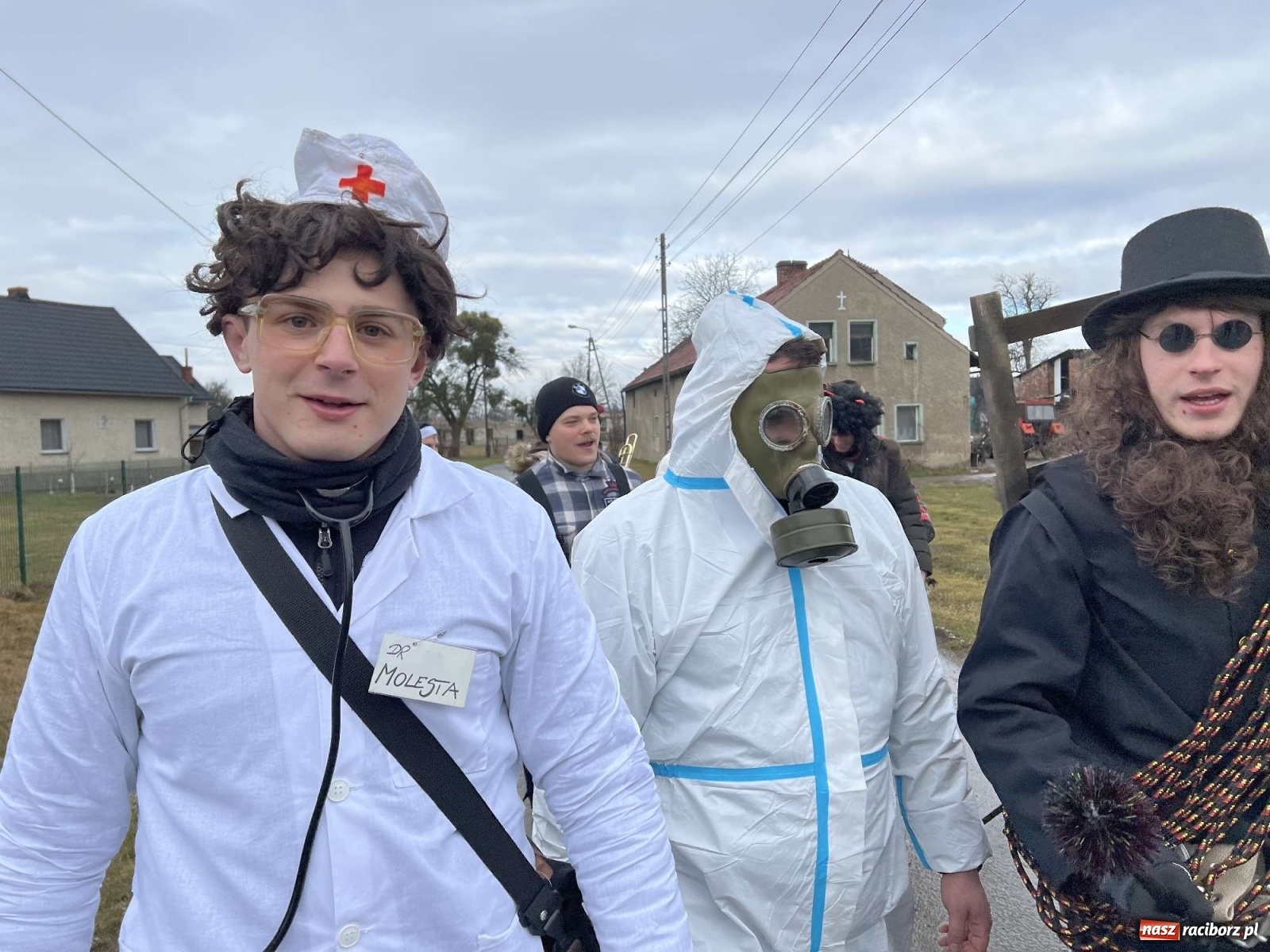 Zdjęcie w galerii na portalu naszraciborz.pl: Wodzenie niedźwiedzia w Sławikowie i Lasakach [FOTO i WIDEO] wiadomości z regionu
