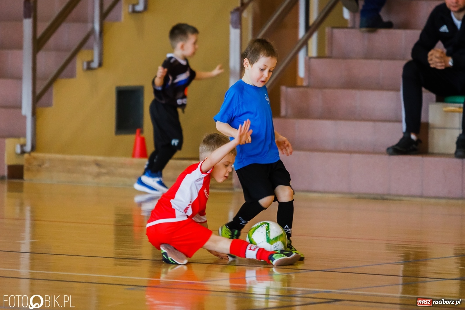 Zdjęcie w galerii na portalu naszraciborz.pl: Piłkarska rywalizacja w Rudniku. Stawką puchar Gminy Krzyżanowice [FOTO] wiadomości z regionu