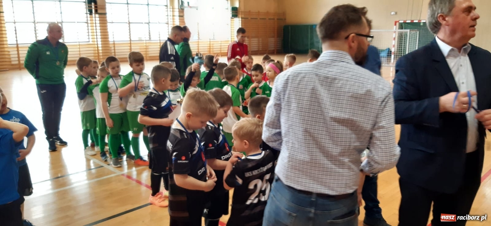 Zdjęcie w galerii na portalu naszraciborz.pl: Piłkarska rywalizacja w Rudniku. Stawką puchar Gminy Krzyżanowice [FOTO] wiadomości z regionu