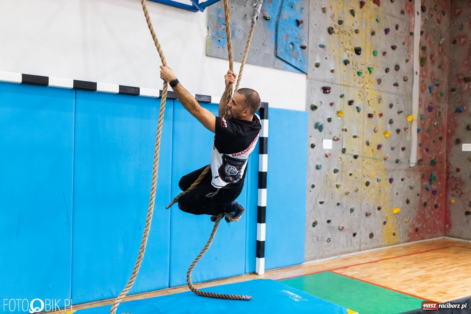 Zdjęcie w galerii na portalu naszraciborz.pl: Zwinność, szybkość, wytrzymałość. I mistrzostwa powiatu w OCR [FOTO] wiadomości z regionu