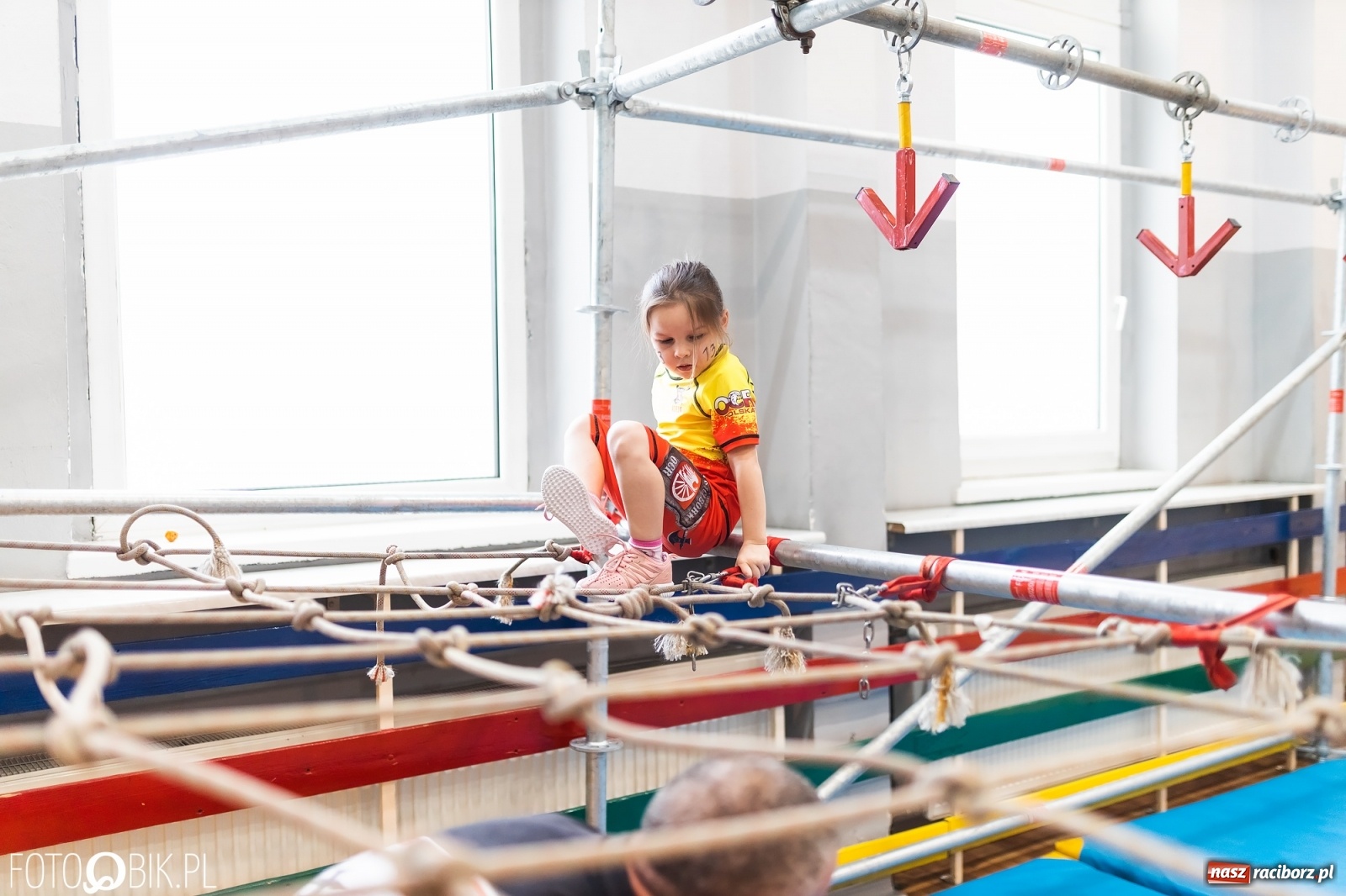 Zdjęcie w galerii na portalu naszraciborz.pl: Zwinność, szybkość, wytrzymałość. I mistrzostwa powiatu w OCR [FOTO] wiadomości z regionu