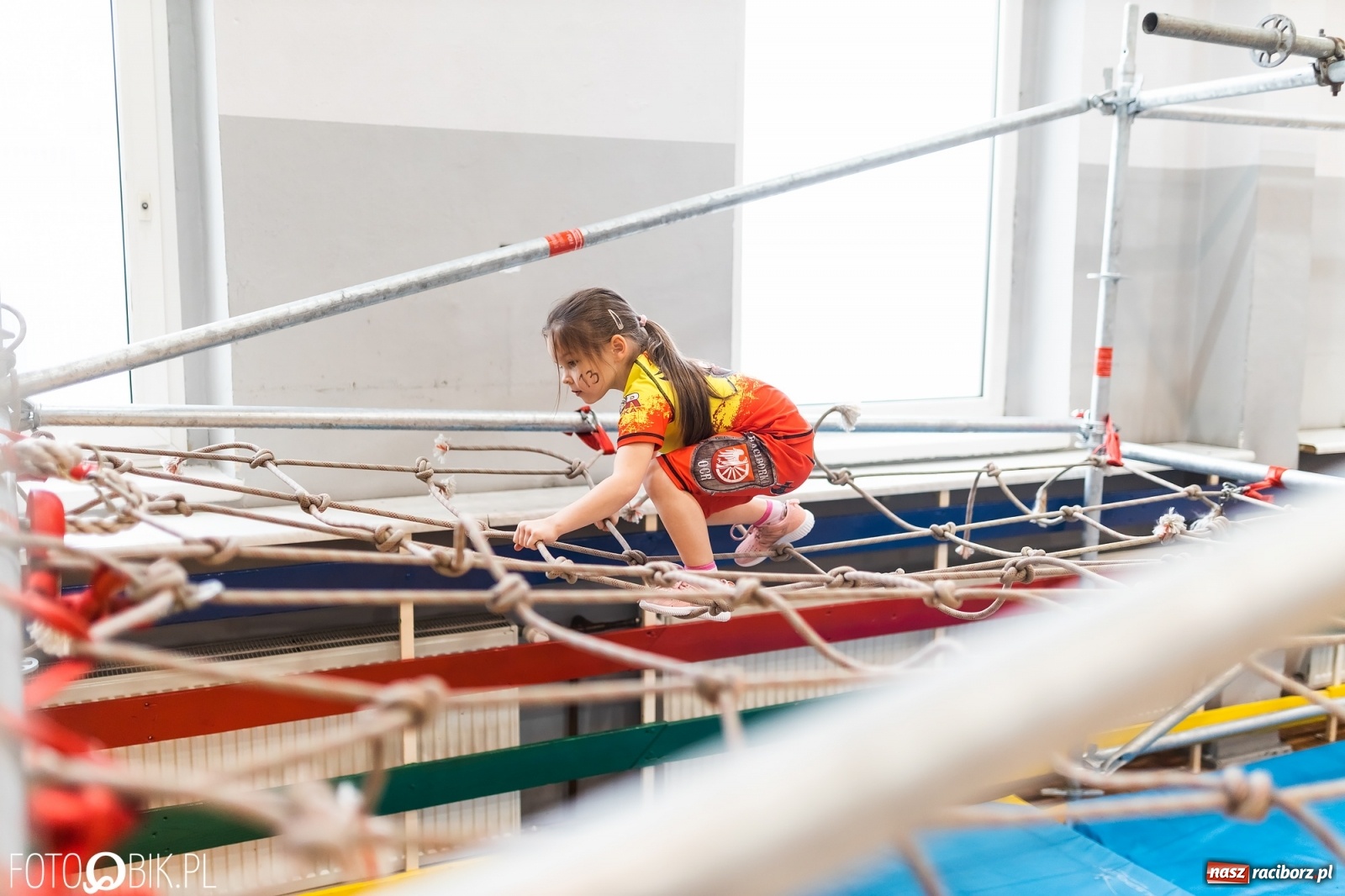 Zdjęcie w galerii na portalu naszraciborz.pl: Zwinność, szybkość, wytrzymałość. I mistrzostwa powiatu w OCR [FOTO] wiadomości z regionu