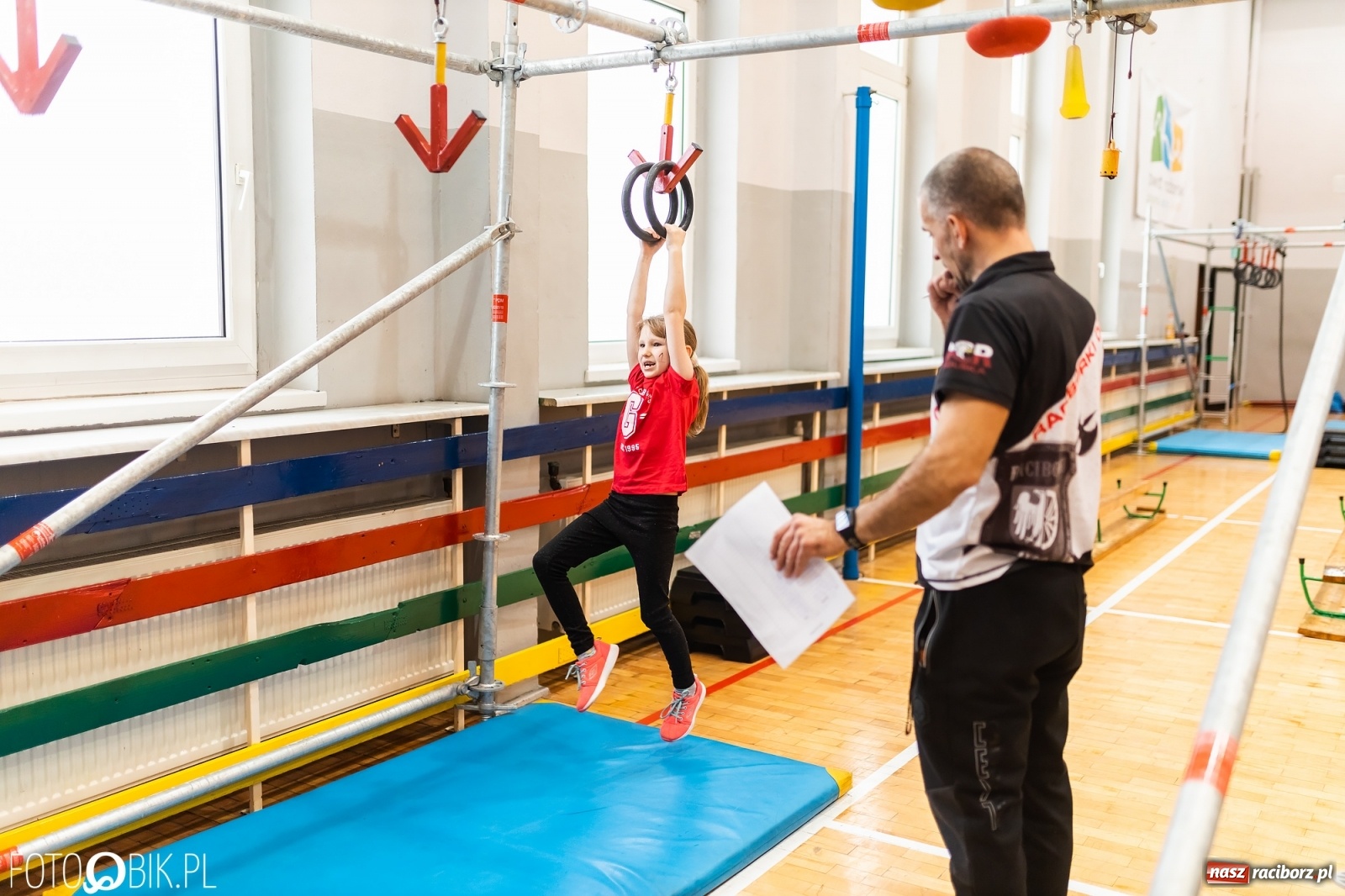 Zdjęcie w galerii na portalu naszraciborz.pl: Zwinność, szybkość, wytrzymałość. I mistrzostwa powiatu w OCR [FOTO] wiadomości z regionu