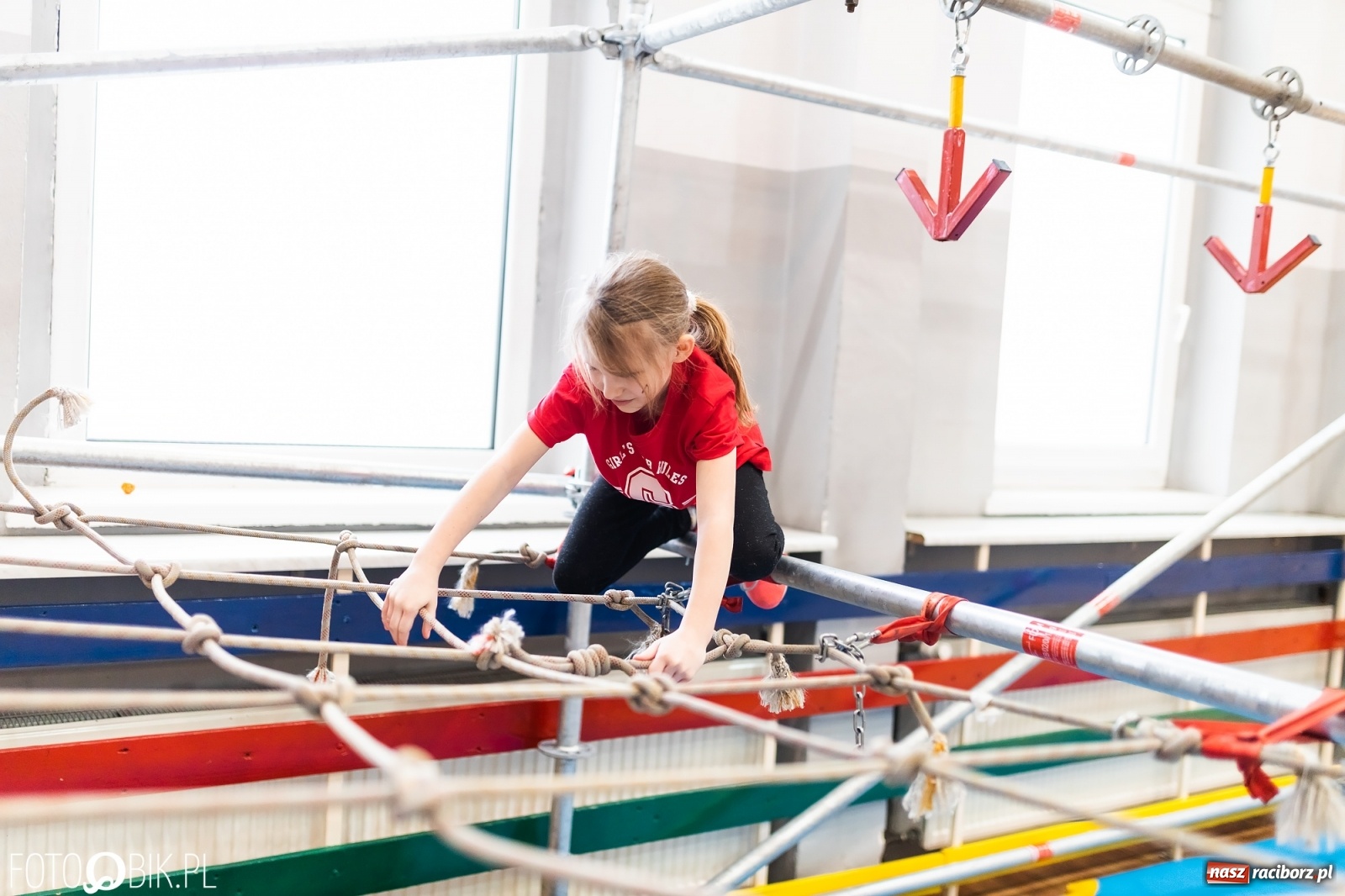 Zdjęcie w galerii na portalu naszraciborz.pl: Zwinność, szybkość, wytrzymałość. I mistrzostwa powiatu w OCR [FOTO] wiadomości z regionu