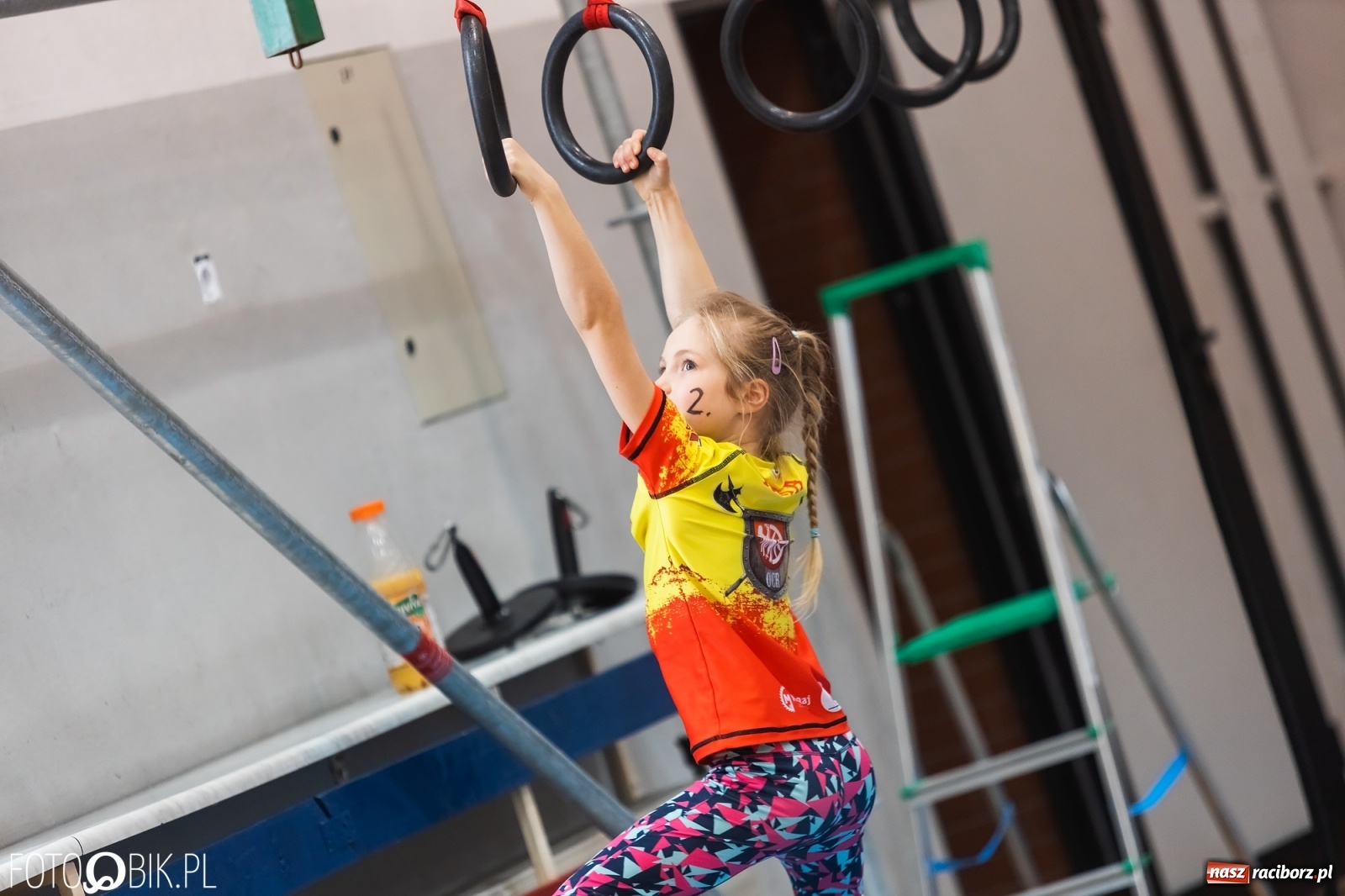 Zdjęcie w galerii na portalu naszraciborz.pl: Zwinność, szybkość, wytrzymałość. I mistrzostwa powiatu w OCR [FOTO] wiadomości z regionu