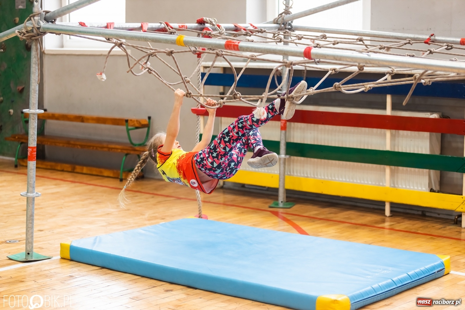 Zdjęcie w galerii na portalu naszraciborz.pl: Zwinność, szybkość, wytrzymałość. I mistrzostwa powiatu w OCR [FOTO] wiadomości z regionu