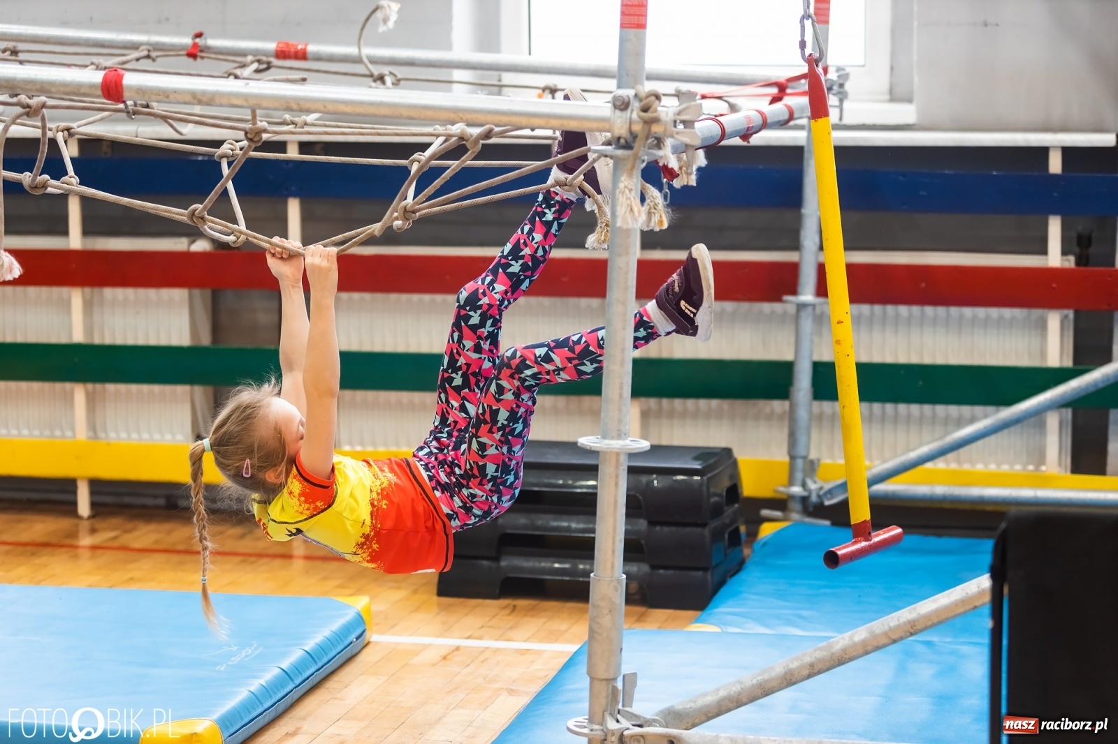 Zdjęcie w galerii na portalu naszraciborz.pl: Zwinność, szybkość, wytrzymałość. I mistrzostwa powiatu w OCR [FOTO] wiadomości z regionu