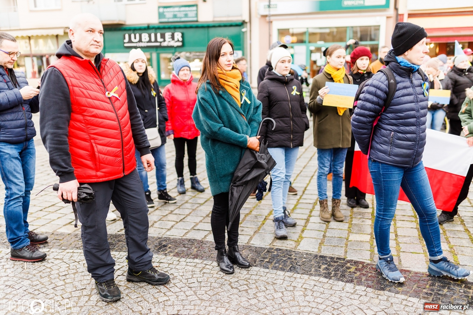 Zdjęcie w galerii na portalu naszraciborz.pl: Łzy i słowa otuchy. Racibórz wspiera Ukrainę [FOTO i WIDEO] wiadomości z regionu