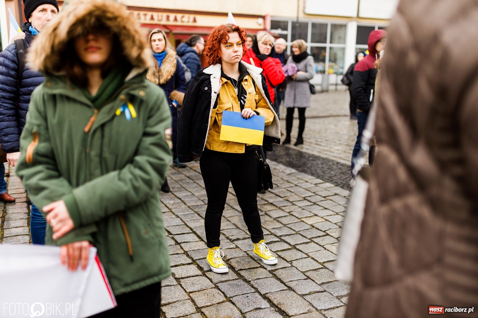 Zdjęcie w galerii na portalu naszraciborz.pl: Łzy i słowa otuchy. Racibórz wspiera Ukrainę [FOTO i WIDEO] wiadomości z regionu