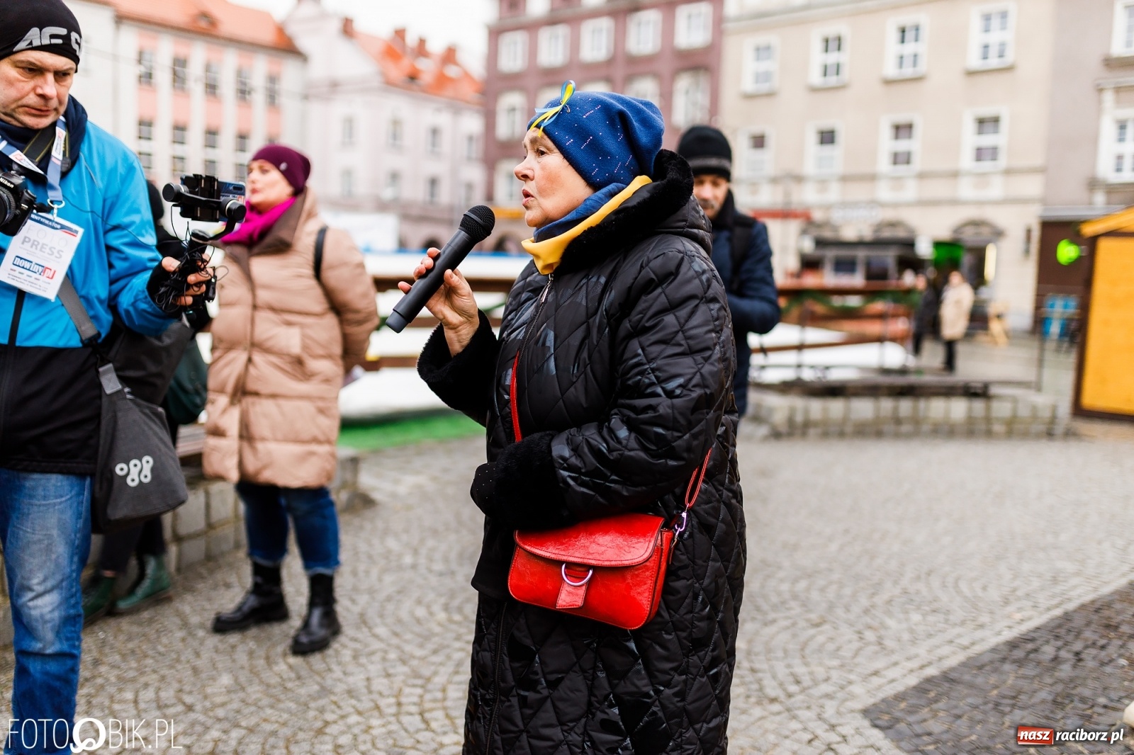 Zdjęcie w galerii na portalu naszraciborz.pl: Łzy i słowa otuchy. Racibórz wspiera Ukrainę [FOTO i WIDEO] wiadomości z regionu