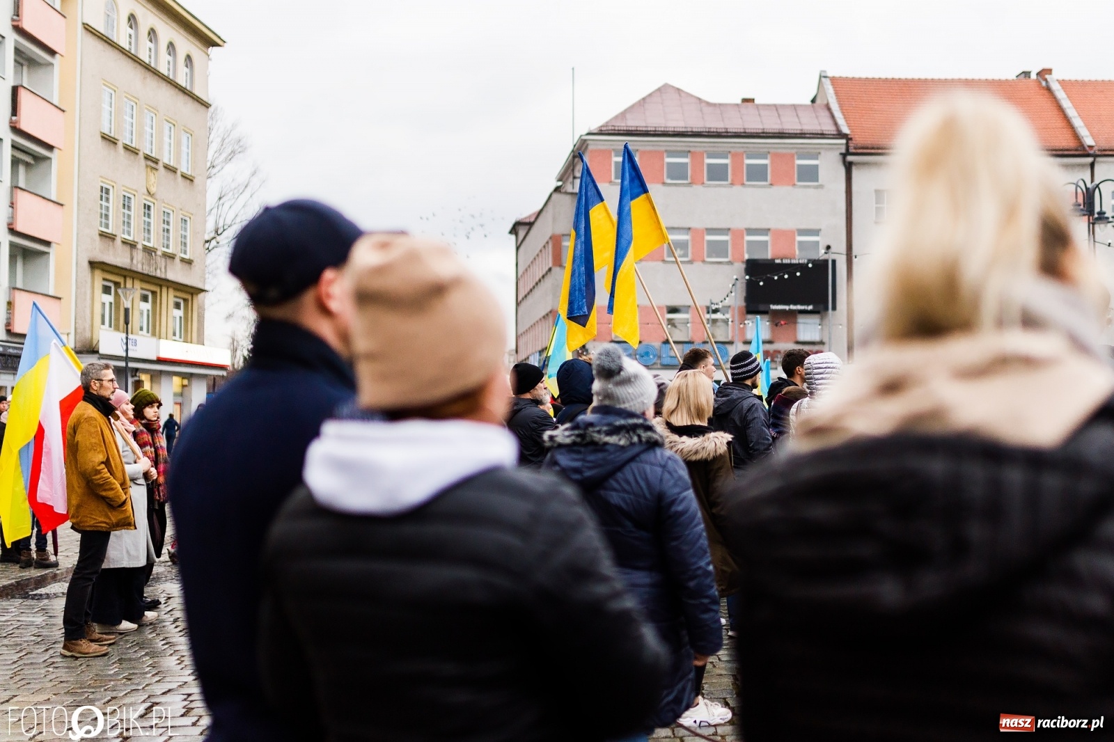 Zdjęcie w galerii na portalu naszraciborz.pl: Łzy i słowa otuchy. Racibórz wspiera Ukrainę [FOTO i WIDEO] wiadomości z regionu