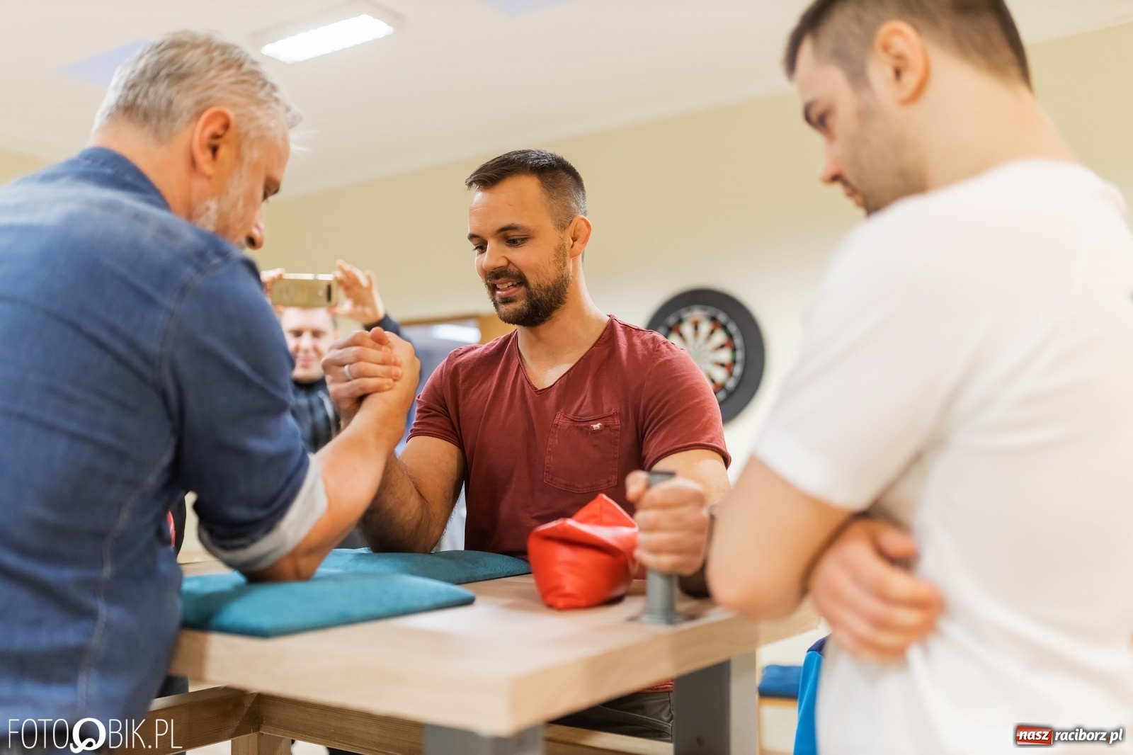 Zdjęcie w galerii na portalu naszraciborz.pl: Starcie siłaczy w PCS. I mistrzostwa w armwrestlingu za nami [FOTO] wiadomości z regionu