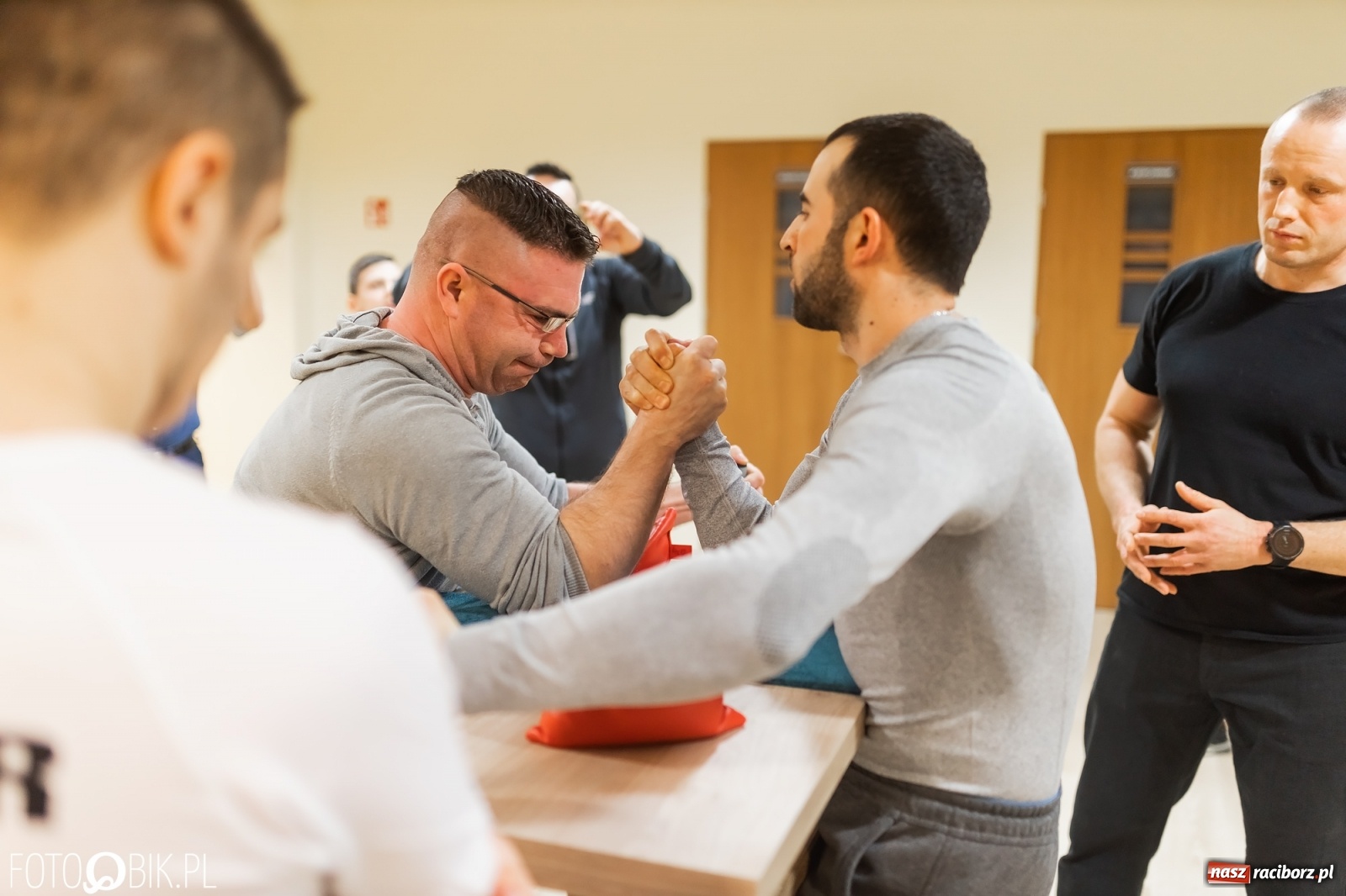 Zdjęcie w galerii na portalu naszraciborz.pl: Starcie siłaczy w PCS. I mistrzostwa w armwrestlingu za nami [FOTO] wiadomości z regionu