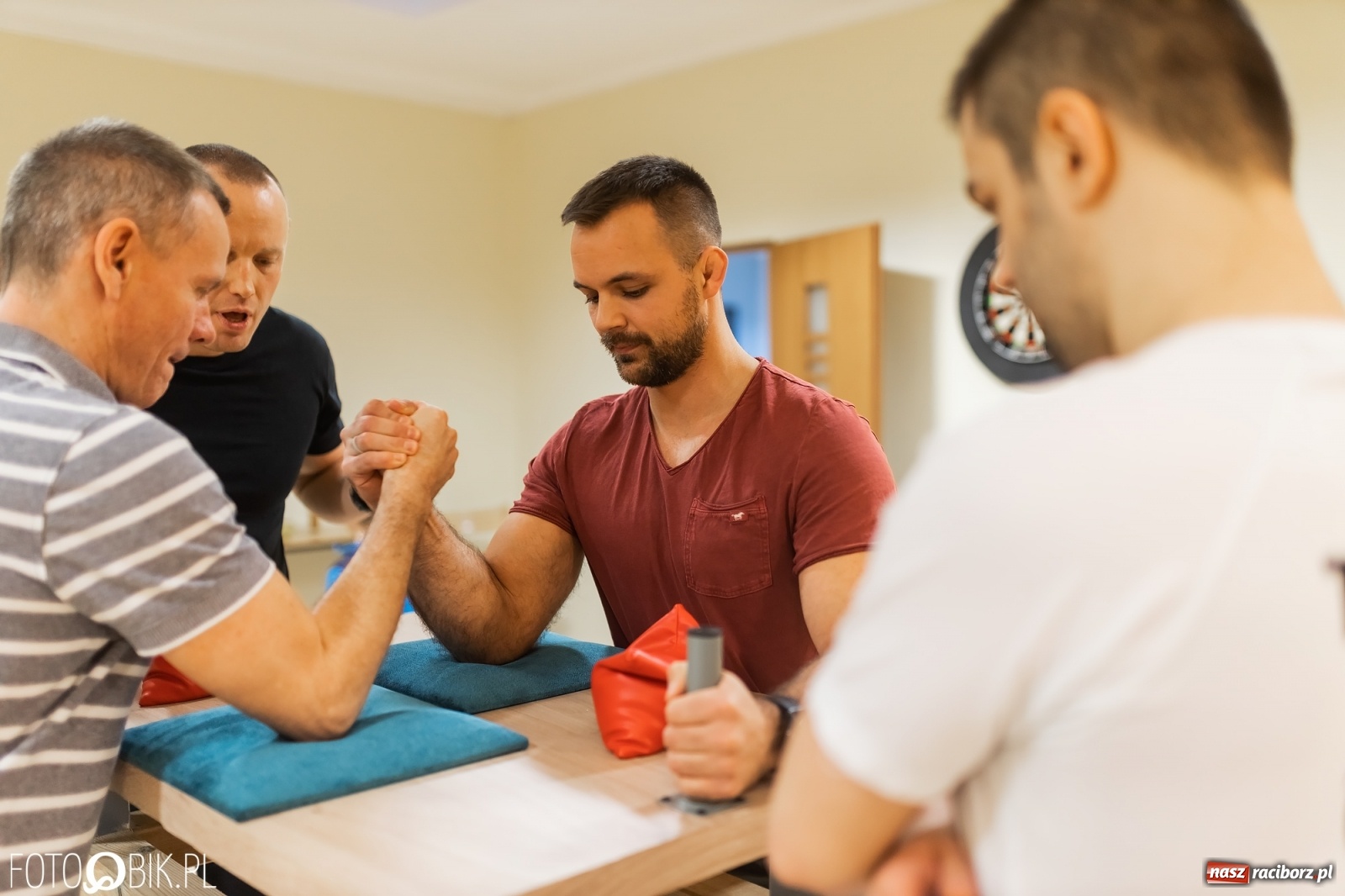 Zdjęcie w galerii na portalu naszraciborz.pl: Starcie siłaczy w PCS. I mistrzostwa w armwrestlingu za nami [FOTO] wiadomości z regionu