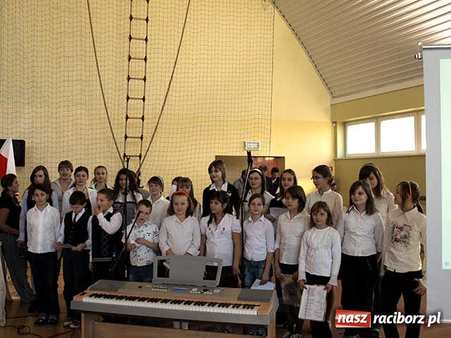 Zdjęcie w galerii na portalu naszraciborz.pl: Minister zachwycona Orlikiem wiadomości z regionu