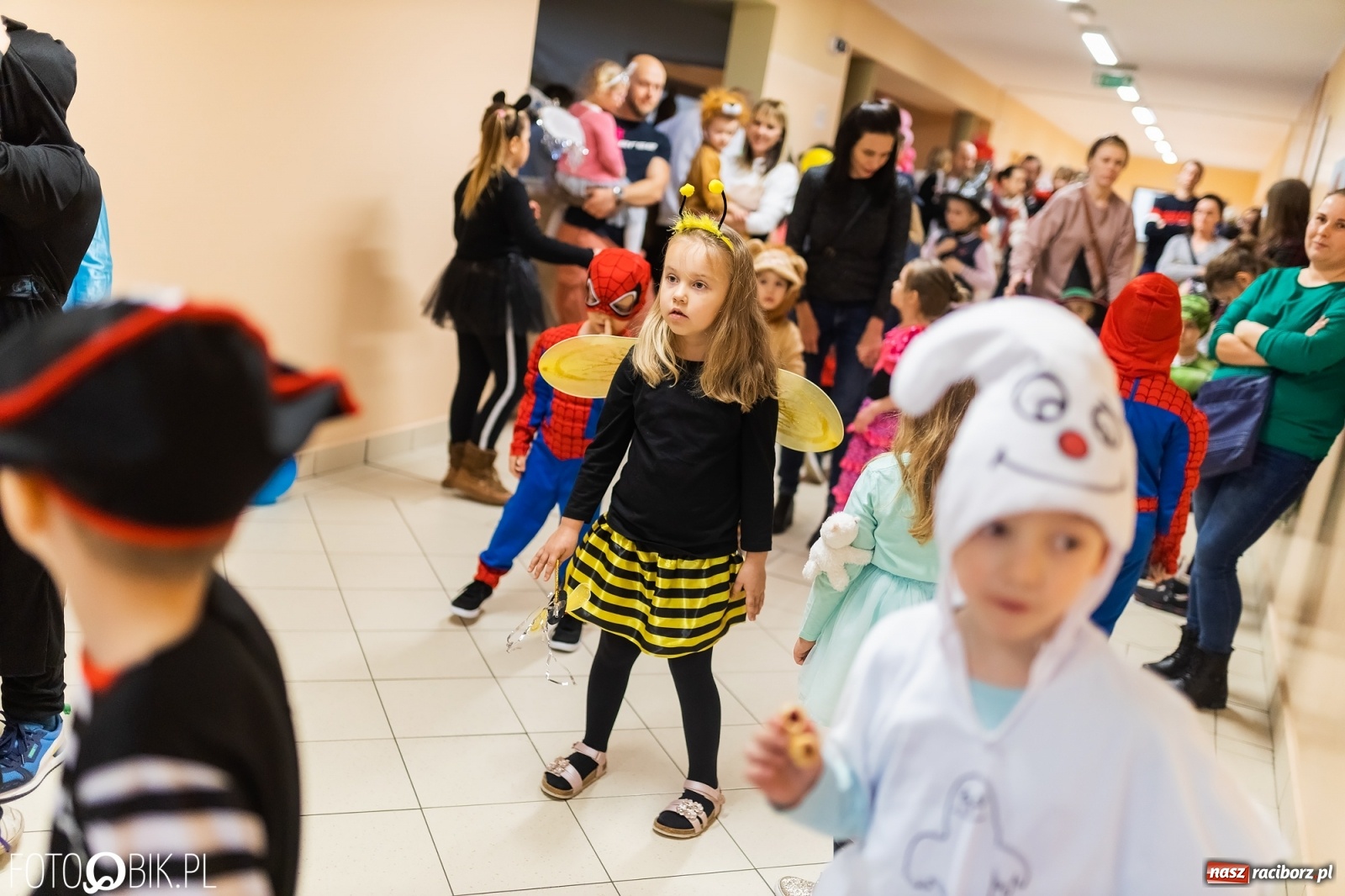 Zdjęcie w galerii na portalu naszraciborz.pl: Karnawałowy bal w Arenie Rafako na zakończenie ferii [FOTO] wiadomości z regionu