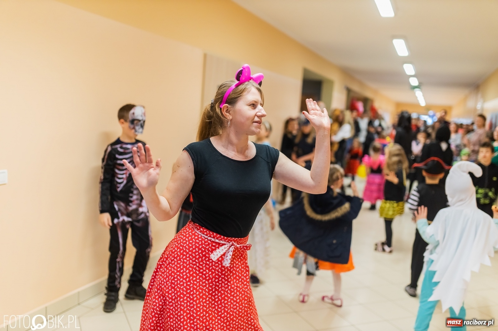 Zdjęcie w galerii na portalu naszraciborz.pl: Karnawałowy bal w Arenie Rafako na zakończenie ferii [FOTO] wiadomości z regionu