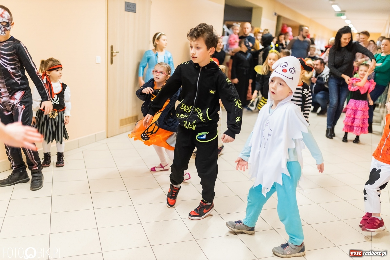Zdjęcie w galerii na portalu naszraciborz.pl: Karnawałowy bal w Arenie Rafako na zakończenie ferii [FOTO] wiadomości z regionu