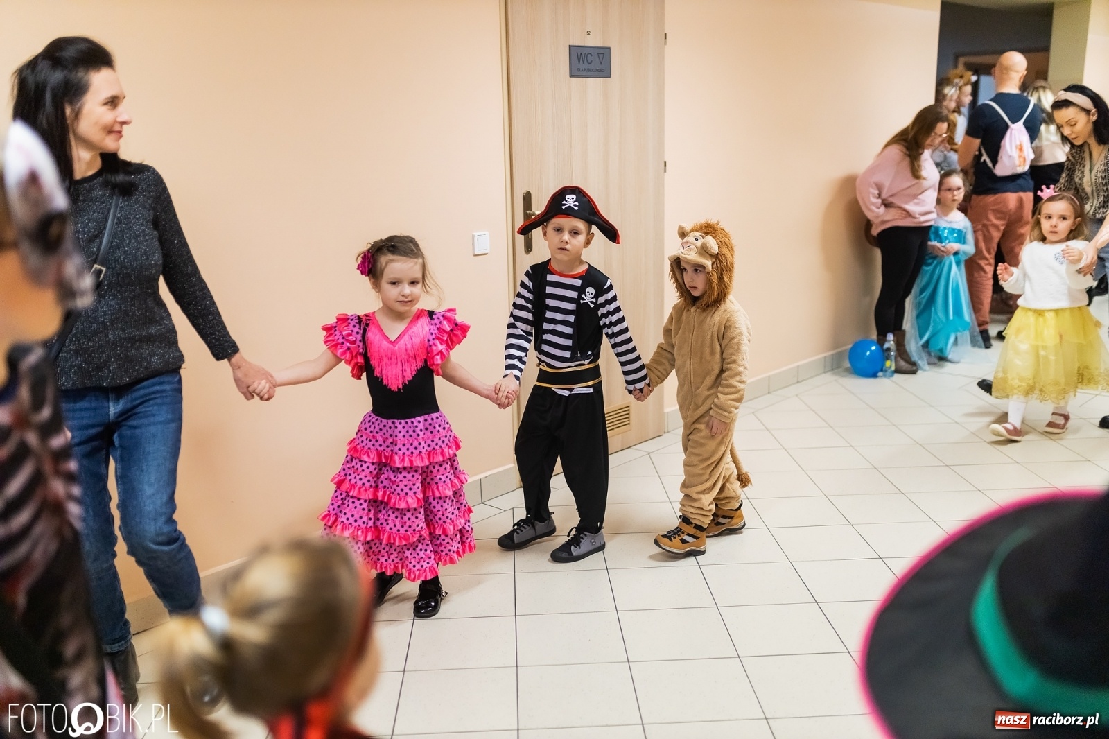 Zdjęcie w galerii na portalu naszraciborz.pl: Karnawałowy bal w Arenie Rafako na zakończenie ferii [FOTO] wiadomości z regionu