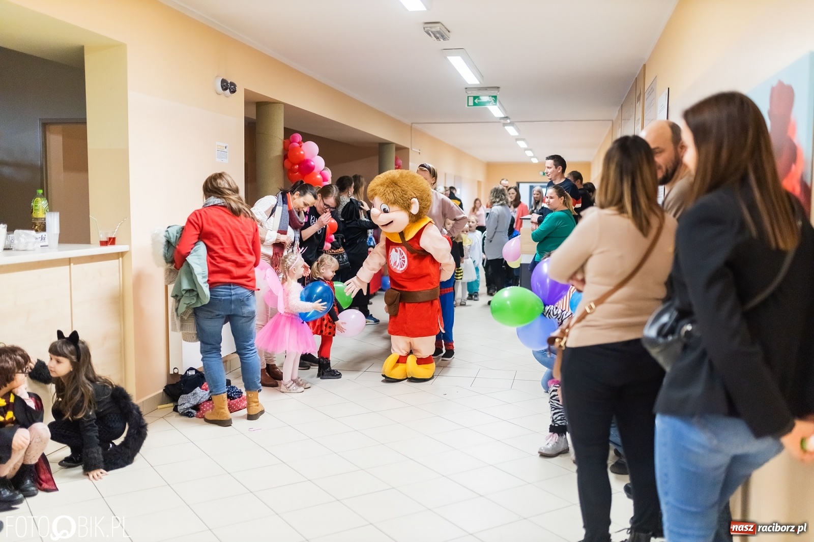 Zdjęcie w galerii na portalu naszraciborz.pl: Karnawałowy bal w Arenie Rafako na zakończenie ferii [FOTO] wiadomości z regionu