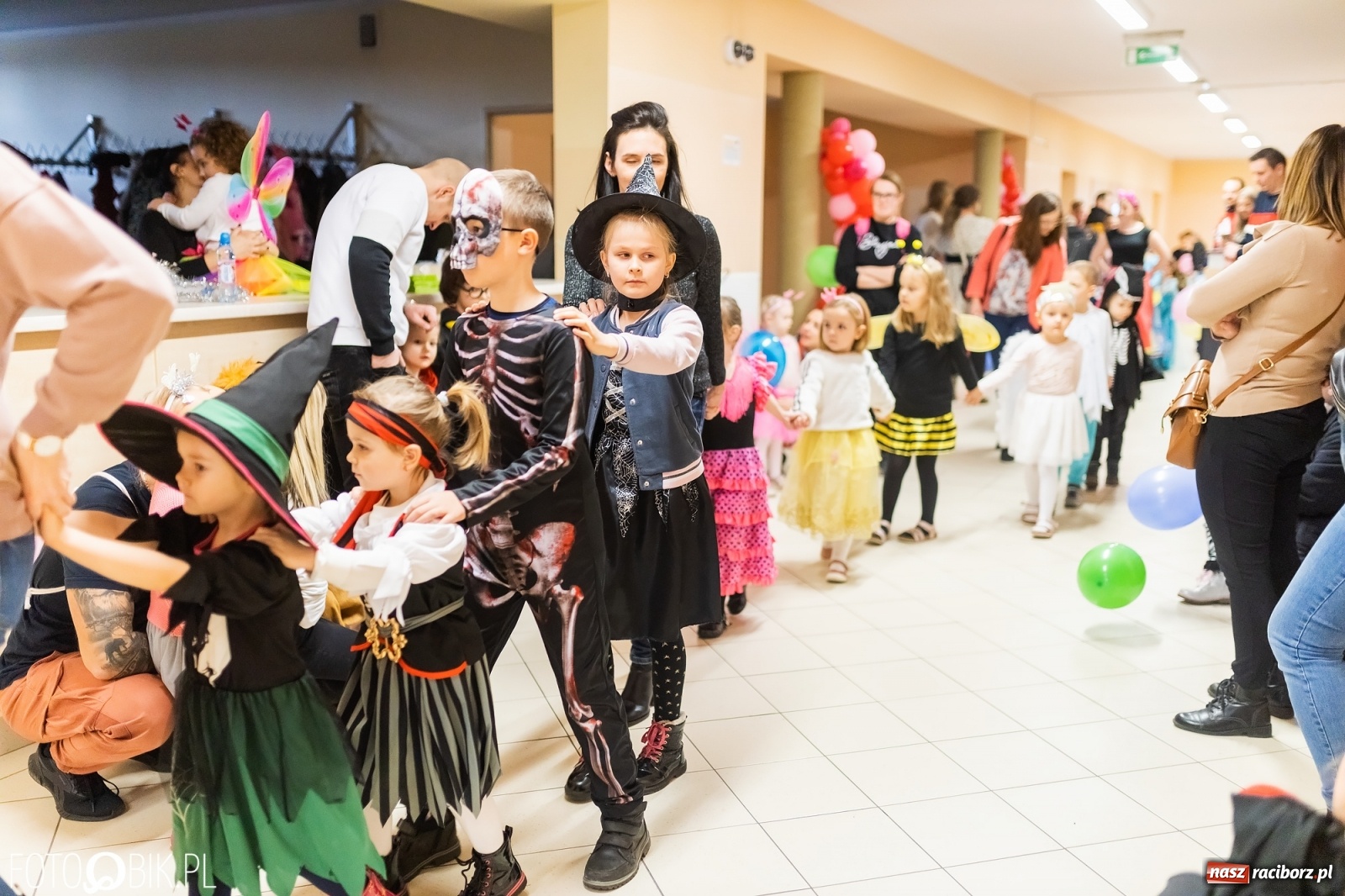 Zdjęcie w galerii na portalu naszraciborz.pl: Karnawałowy bal w Arenie Rafako na zakończenie ferii [FOTO] wiadomości z regionu