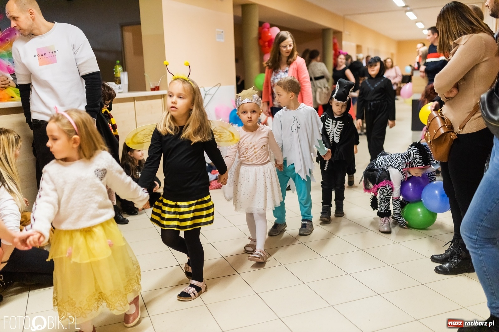 Zdjęcie w galerii na portalu naszraciborz.pl: Karnawałowy bal w Arenie Rafako na zakończenie ferii [FOTO] wiadomości z regionu