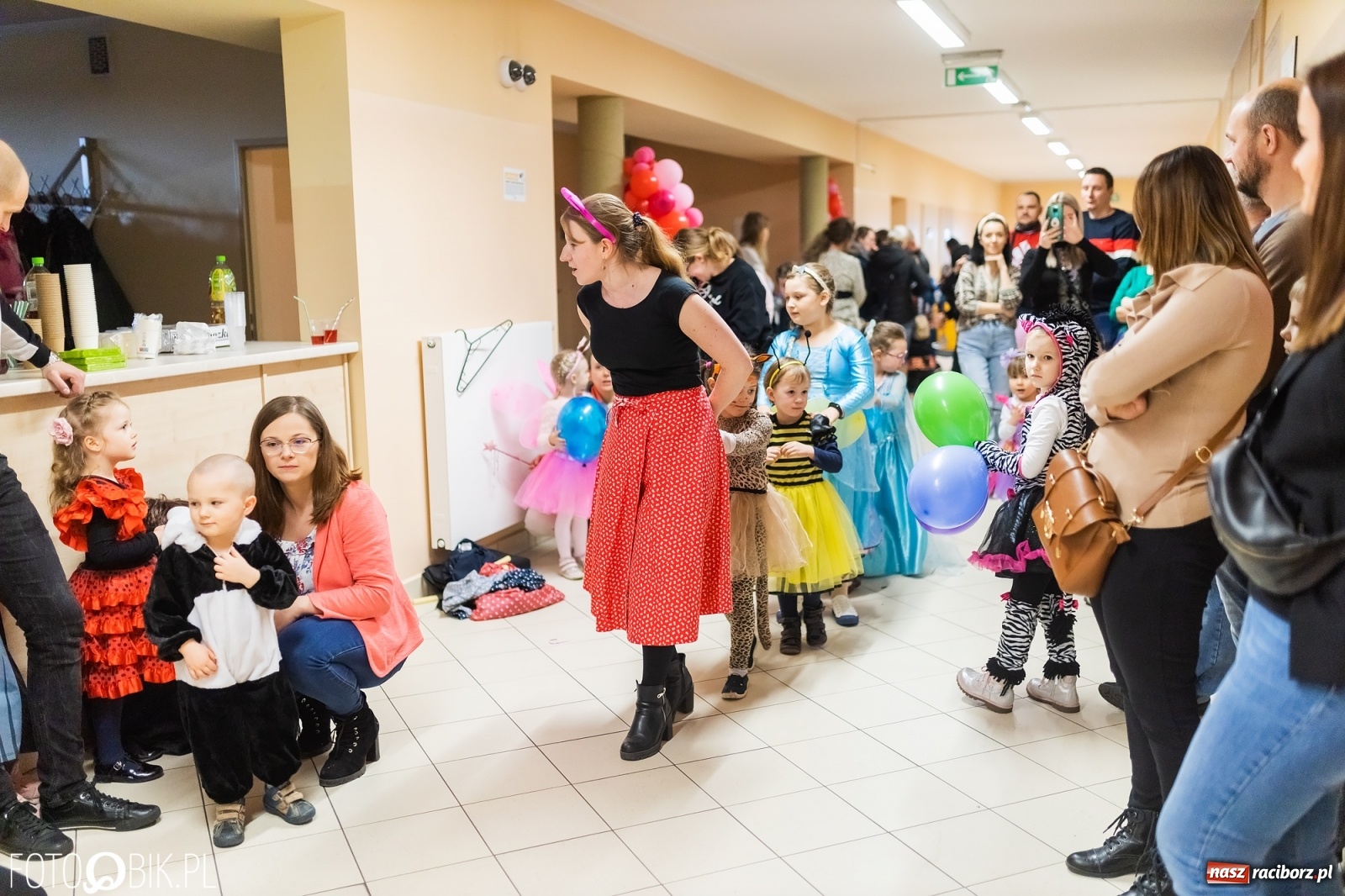 Zdjęcie w galerii na portalu naszraciborz.pl: Karnawałowy bal w Arenie Rafako na zakończenie ferii [FOTO] wiadomości z regionu