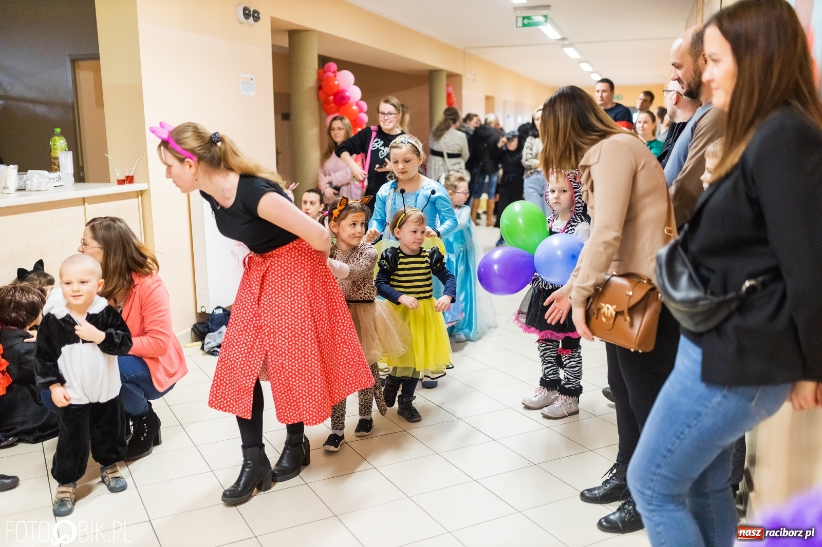 Zdjęcie w galerii na portalu naszraciborz.pl: Karnawałowy bal w Arenie Rafako na zakończenie ferii [FOTO] wiadomości z regionu
