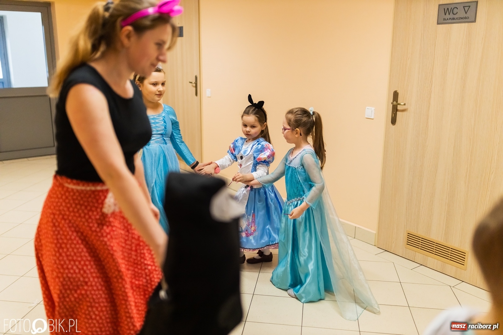 Zdjęcie w galerii na portalu naszraciborz.pl: Karnawałowy bal w Arenie Rafako na zakończenie ferii [FOTO] wiadomości z regionu