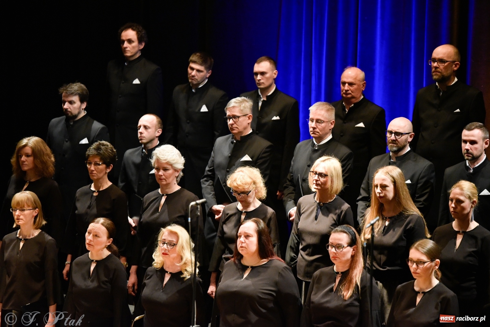 Zdjęcie w galerii na portalu naszraciborz.pl: Muzyka aniołów - prapremiera utworu Adama Wesołowskiego w Raciborzu [FOTO i WIDEO] wiadomości z regionu