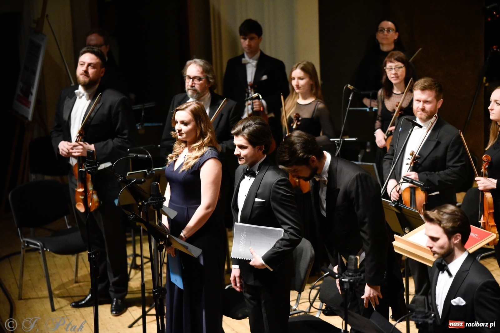 Zdjęcie w galerii na portalu naszraciborz.pl: Muzyka aniołów - prapremiera utworu Adama Wesołowskiego w Raciborzu [FOTO i WIDEO] wiadomości z regionu