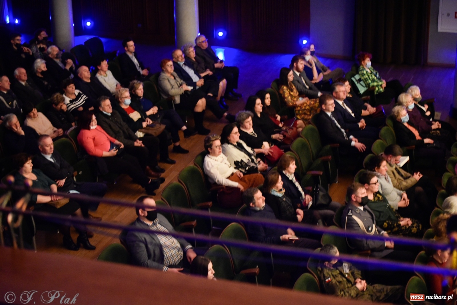Zdjęcie w galerii na portalu naszraciborz.pl: Muzyka aniołów - prapremiera utworu Adama Wesołowskiego w Raciborzu [FOTO i WIDEO] wiadomości z regionu