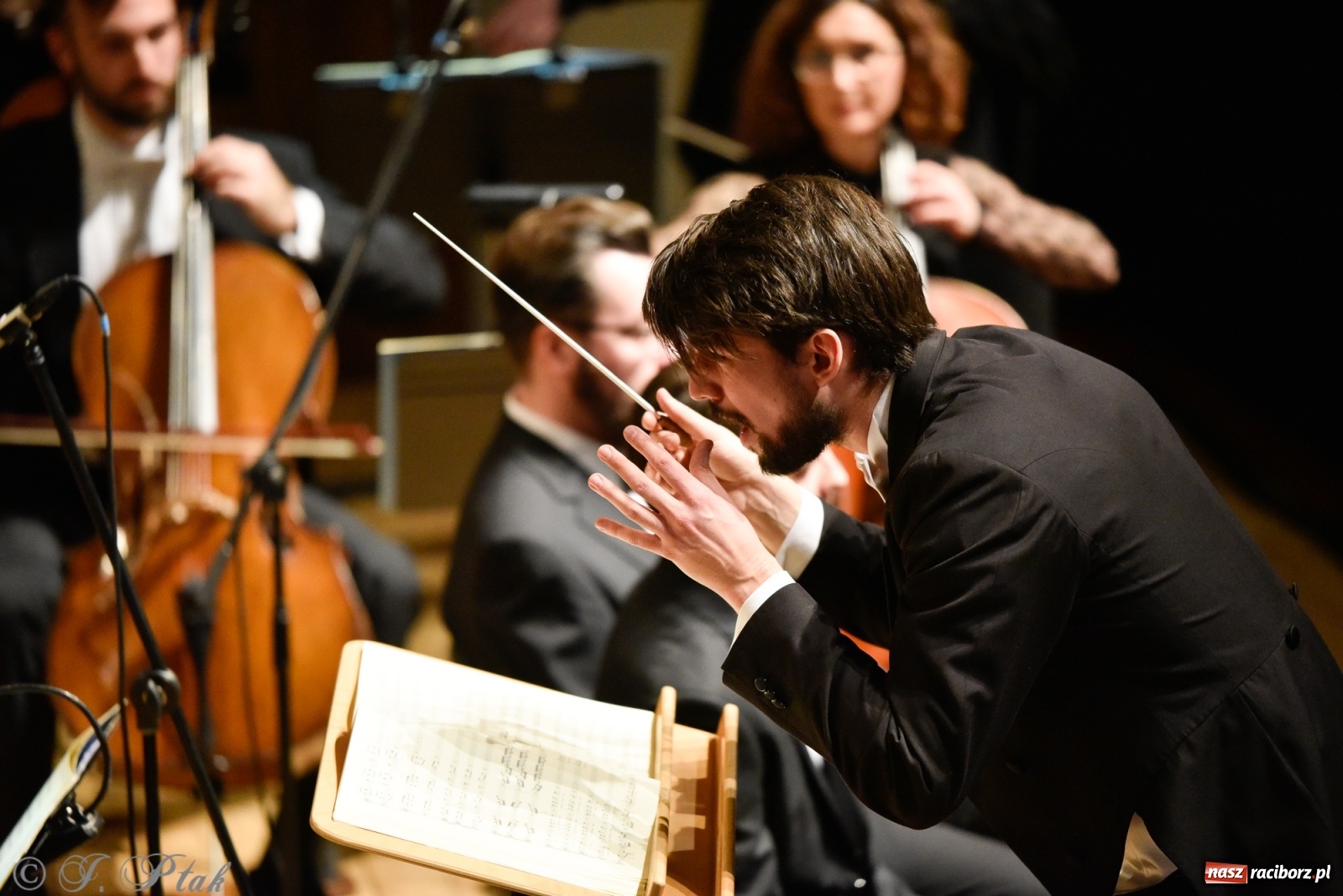 Zdjęcie w galerii na portalu naszraciborz.pl: Muzyka aniołów - prapremiera utworu Adama Wesołowskiego w Raciborzu [FOTO i WIDEO] wiadomości z regionu