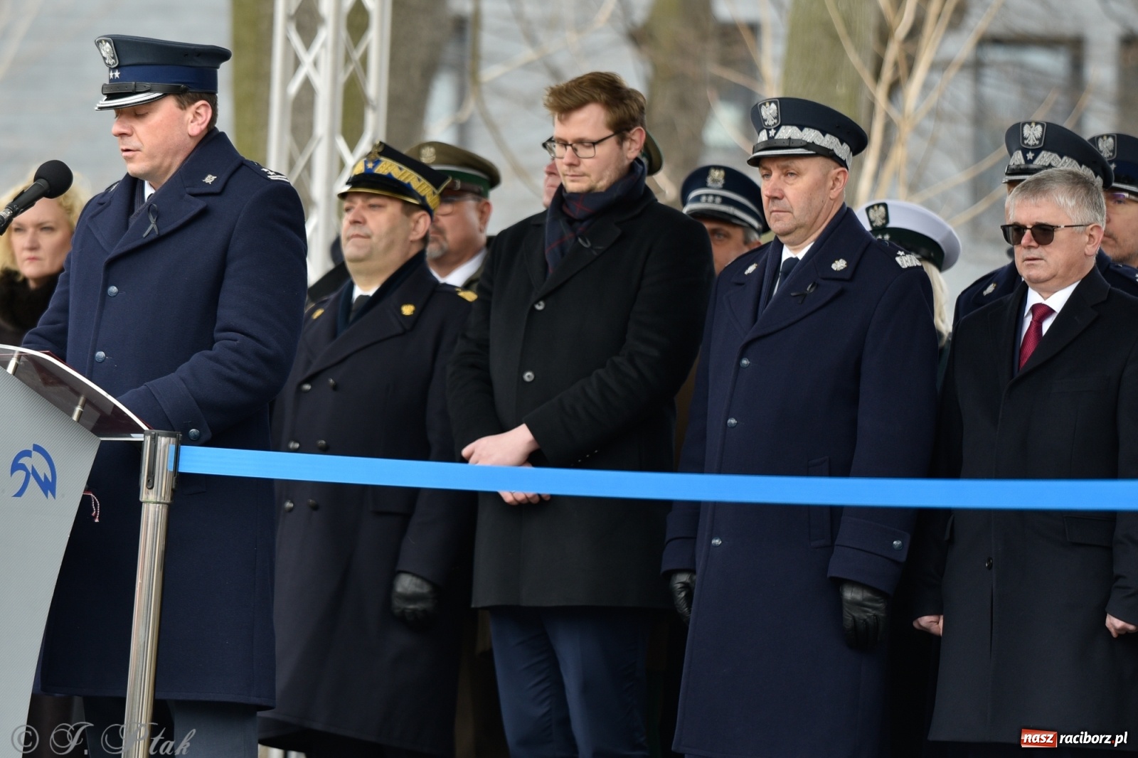 Zdjęcie w galerii na portalu naszraciborz.pl: Jeszcze nie pusty grób - przy Zakładzie Karnym odsłonięto Pomnik Żołnierzy Wyklętych [FOTO i WIDEO] wiadomości z regionu