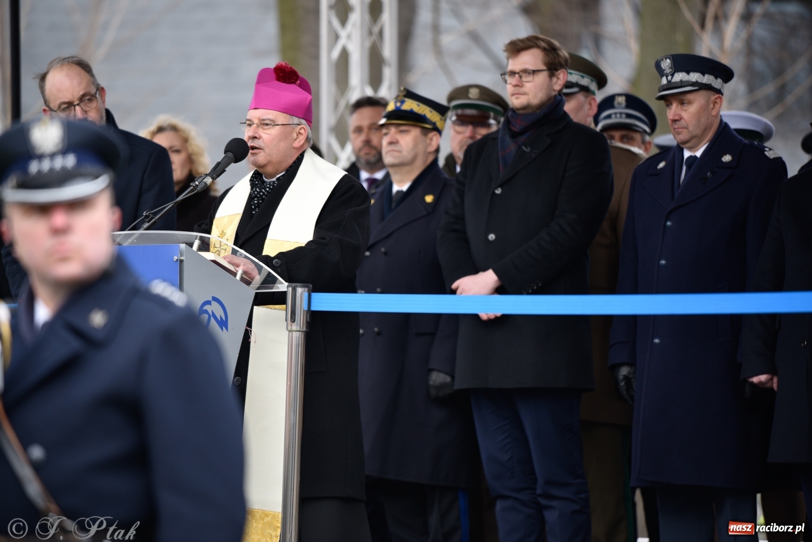 Zdjęcie w galerii na portalu naszraciborz.pl: Jeszcze nie pusty grób - przy Zakładzie Karnym odsłonięto Pomnik Żołnierzy Wyklętych [FOTO i WIDEO] wiadomości z regionu