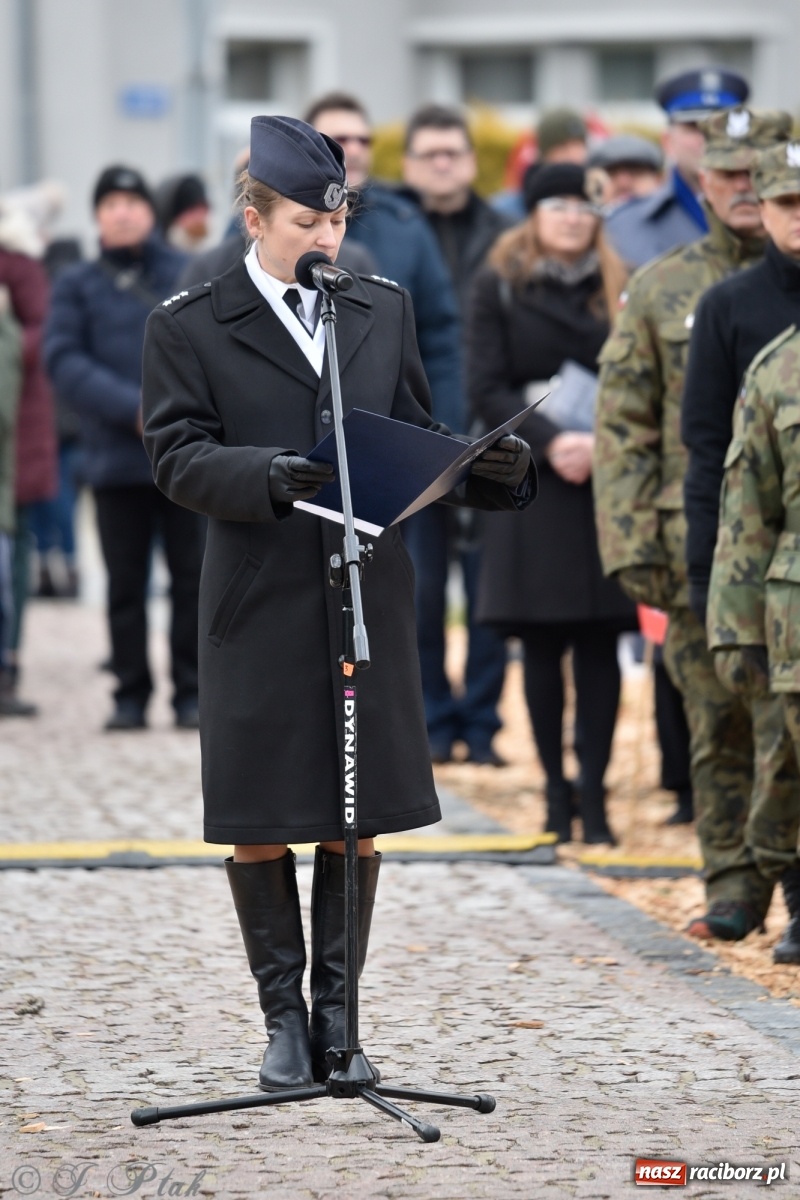 Zdjęcie w galerii na portalu naszraciborz.pl: Jeszcze nie pusty grób - przy Zakładzie Karnym odsłonięto Pomnik Żołnierzy Wyklętych [FOTO i WIDEO] wiadomości z regionu