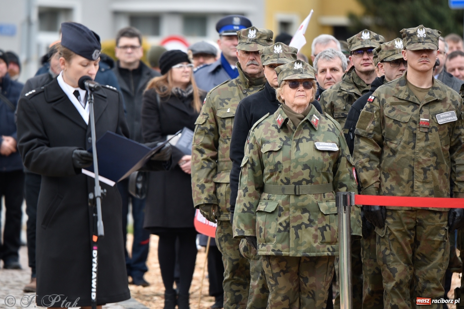 Zdjęcie w galerii na portalu naszraciborz.pl: Jeszcze nie pusty grób - przy Zakładzie Karnym odsłonięto Pomnik Żołnierzy Wyklętych [FOTO i WIDEO] wiadomości z regionu